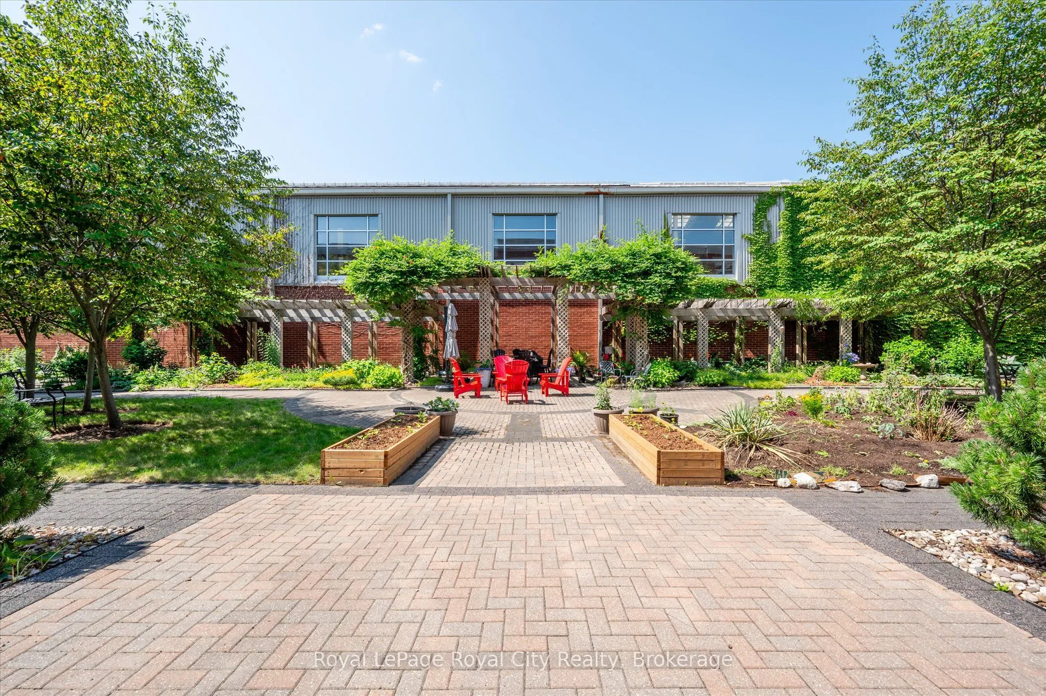 165 Duke Street E, #118