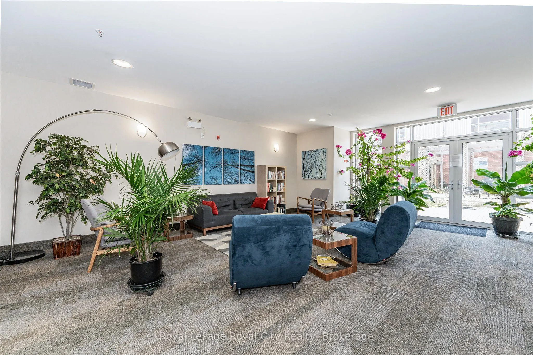 165 Duke Street E, #118