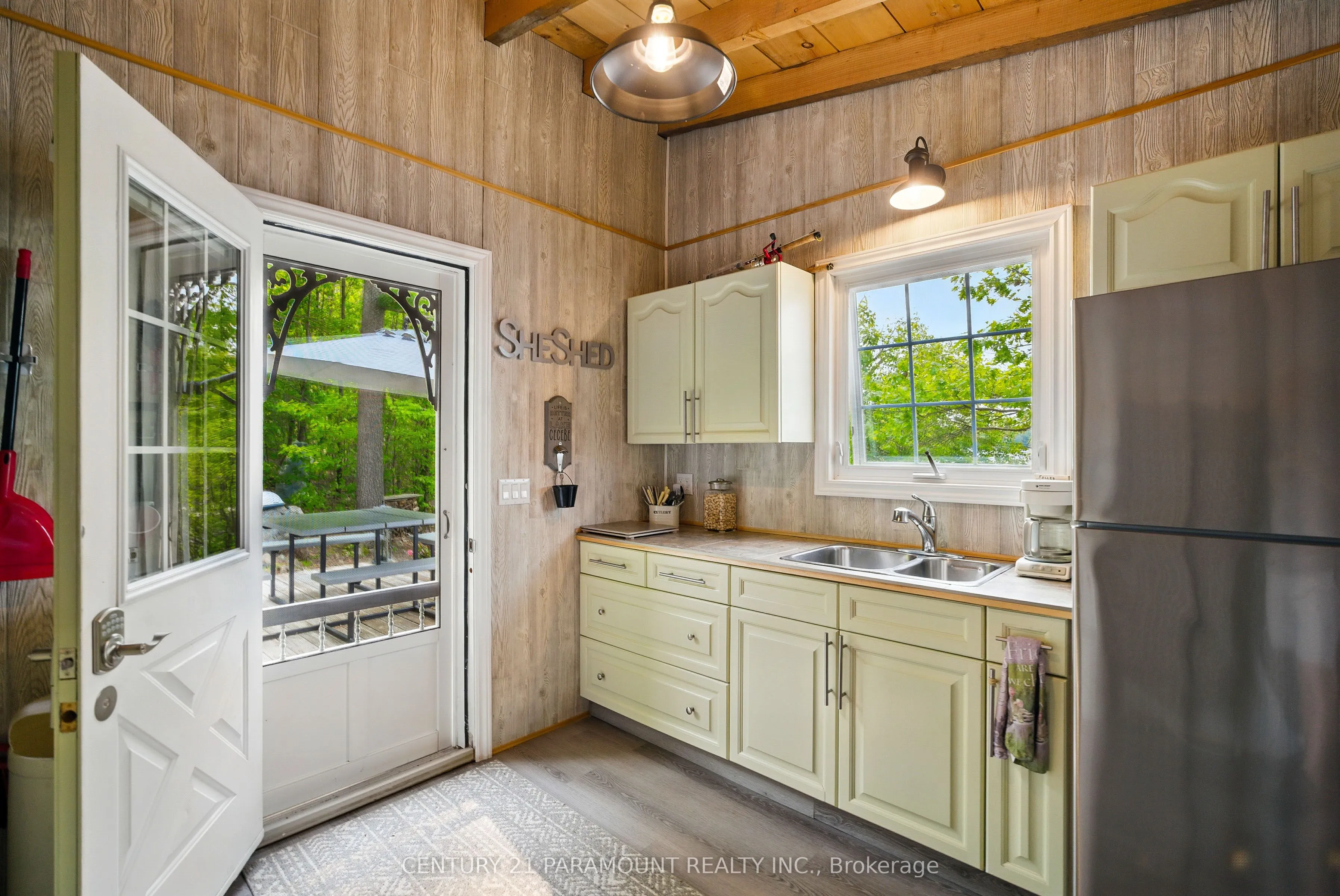 276 Jeffrey Road N