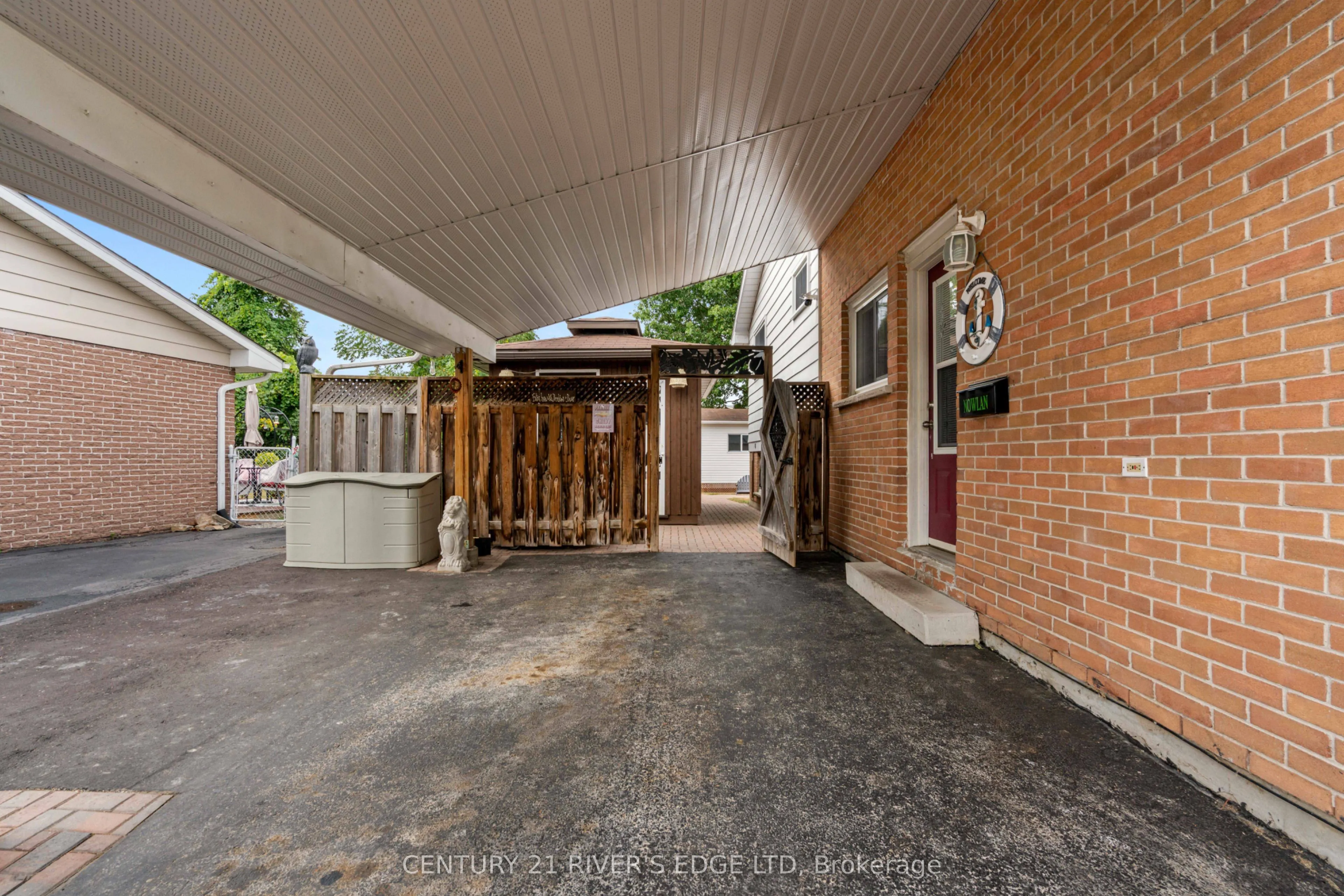 801 Tupper Street