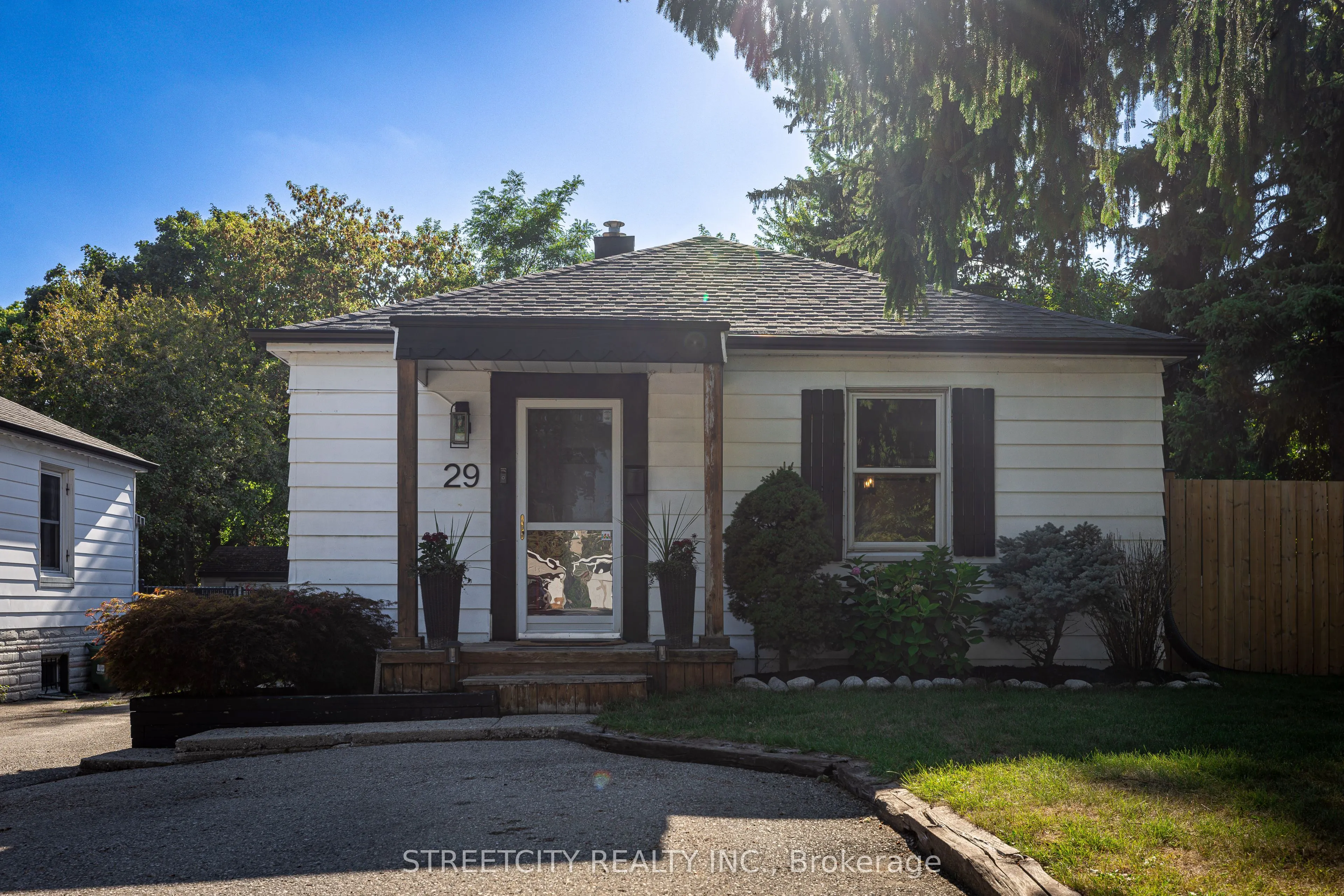 29 Apeldoorn Crescent