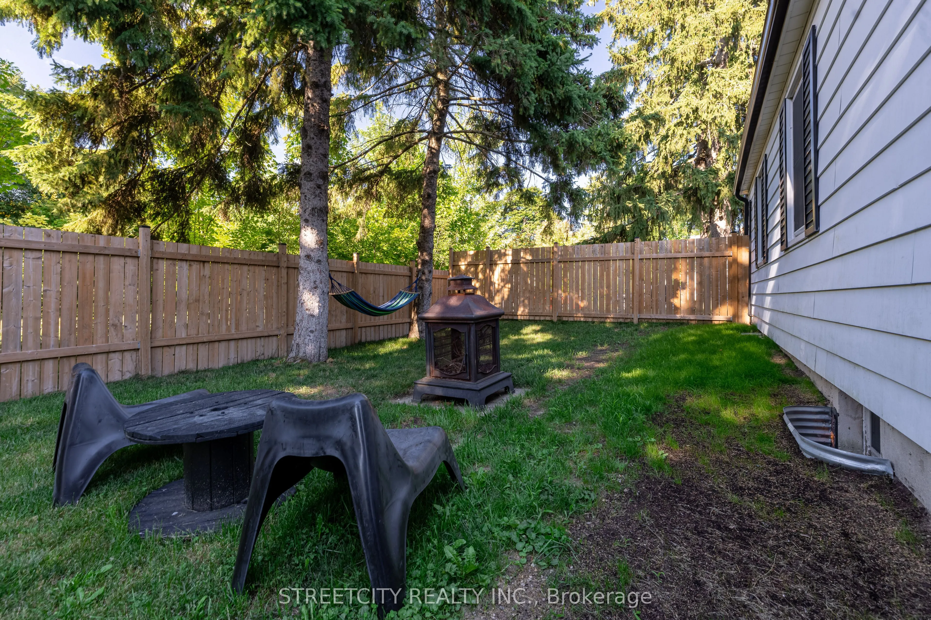 29 Apeldoorn Crescent