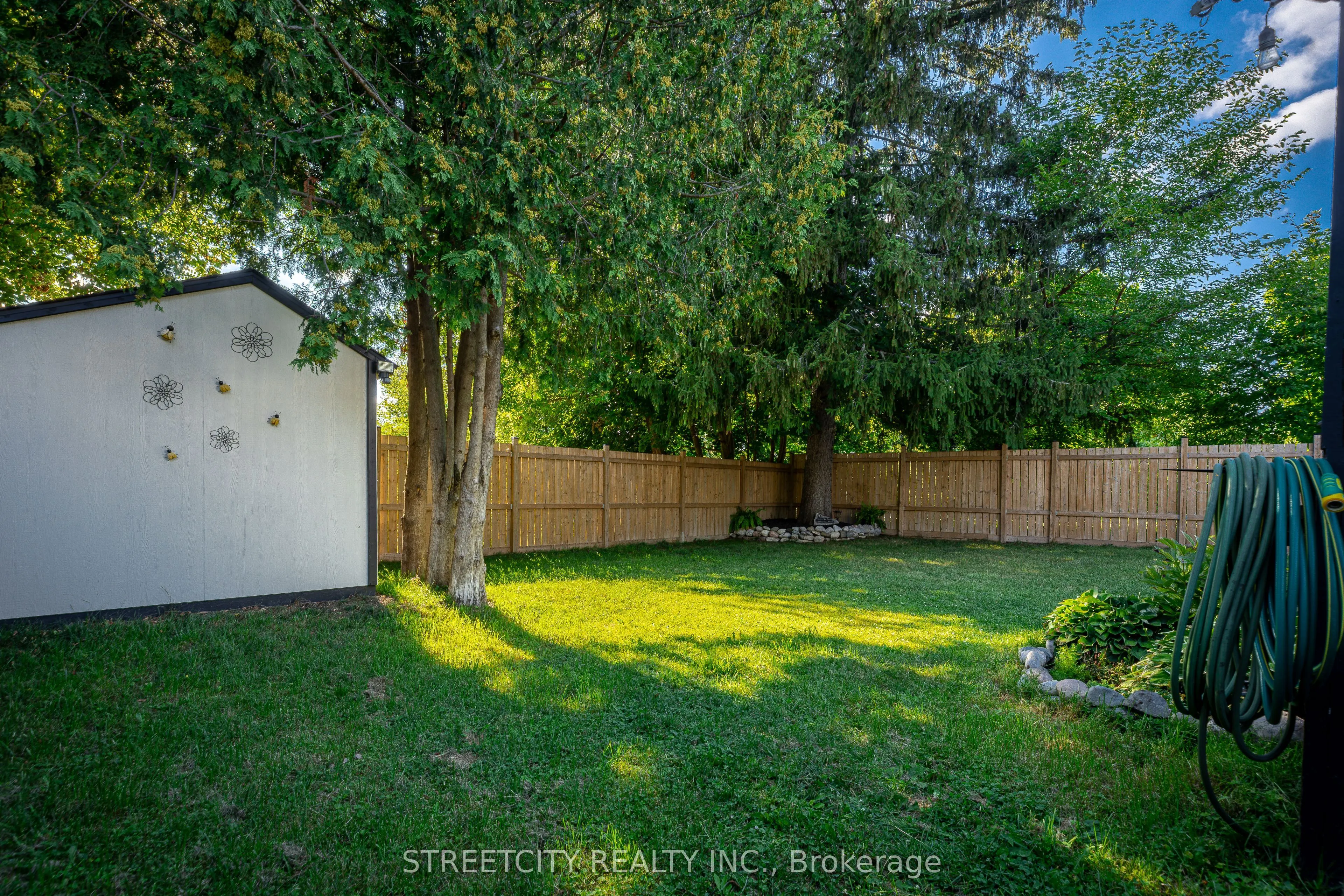 29 Apeldoorn Crescent