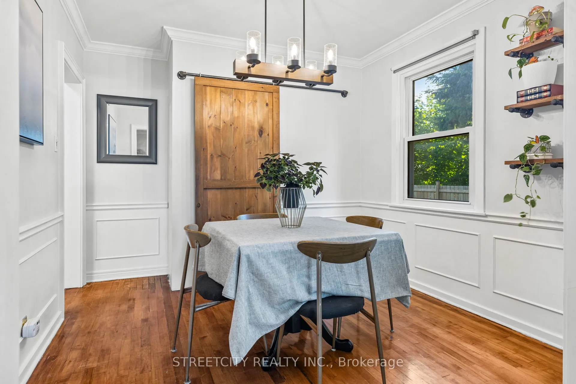29 Apeldoorn Crescent