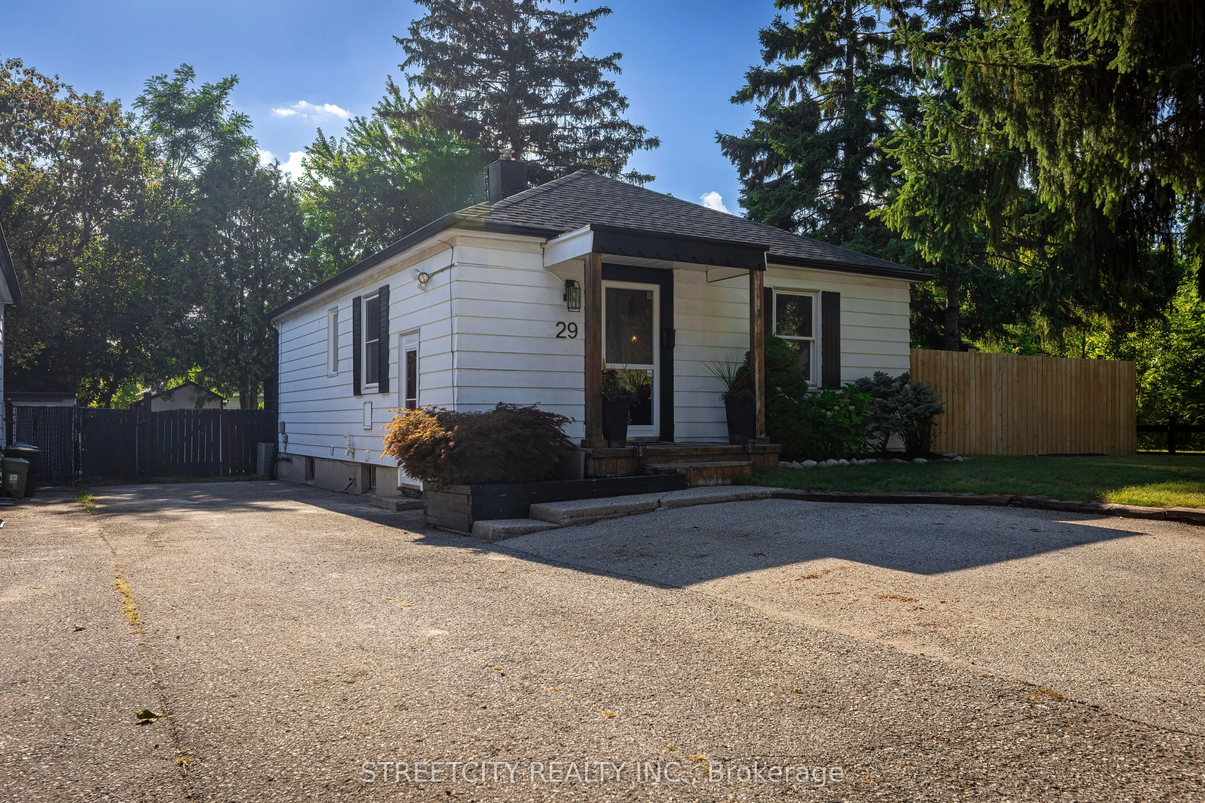 29 Apeldoorn Crescent