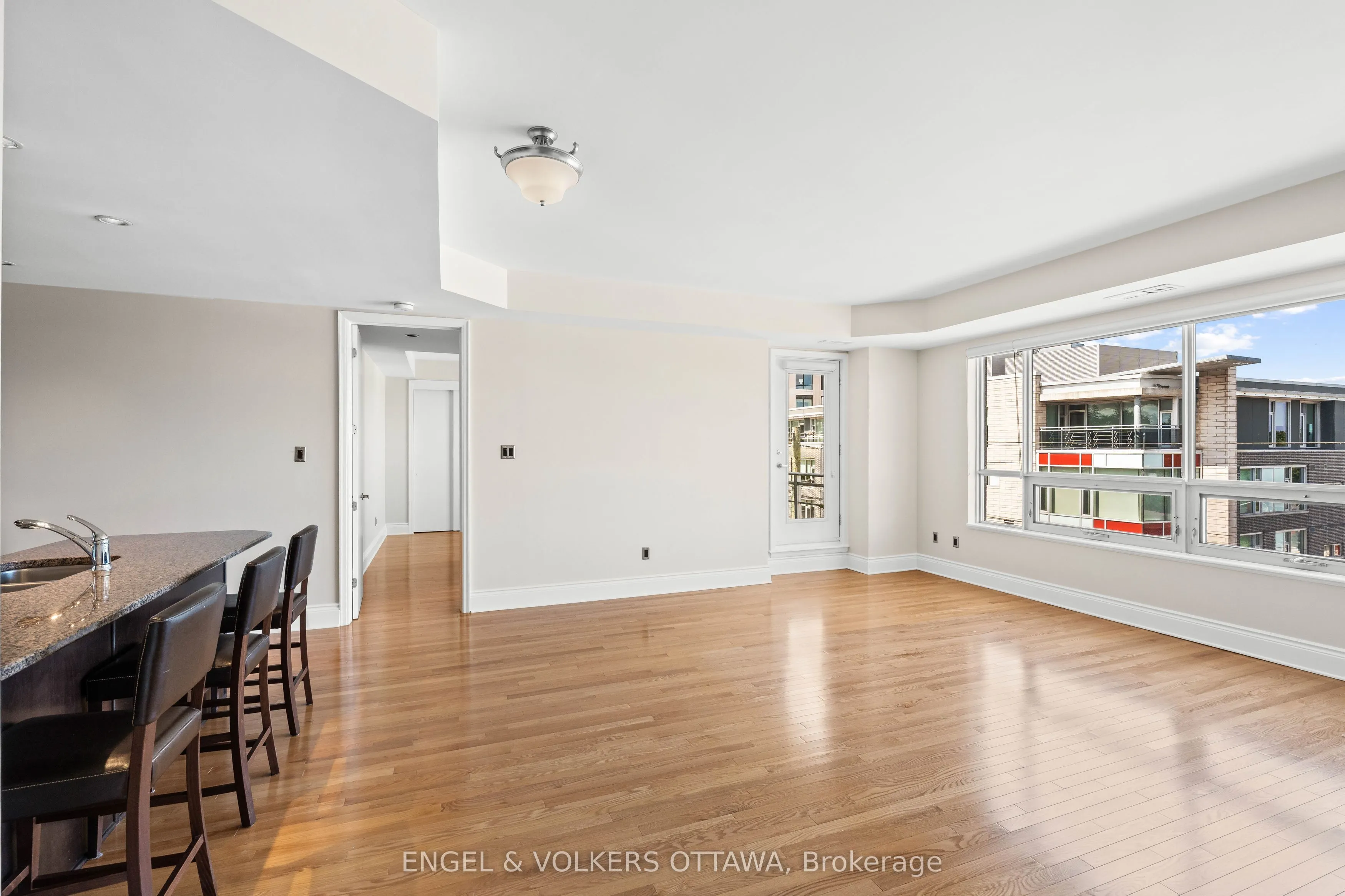 1422 Wellington Street W, #501