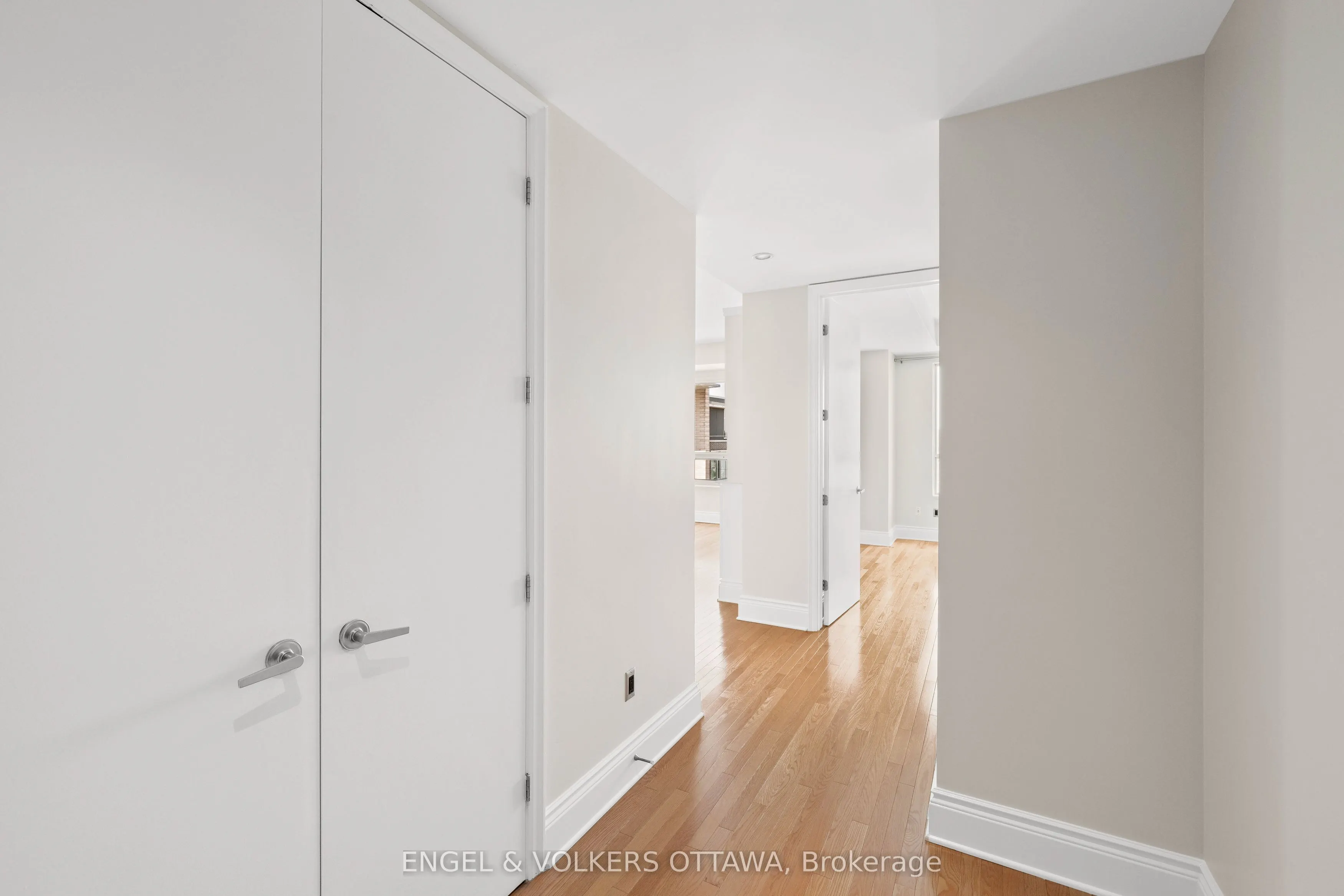 1422 Wellington Street W, #501