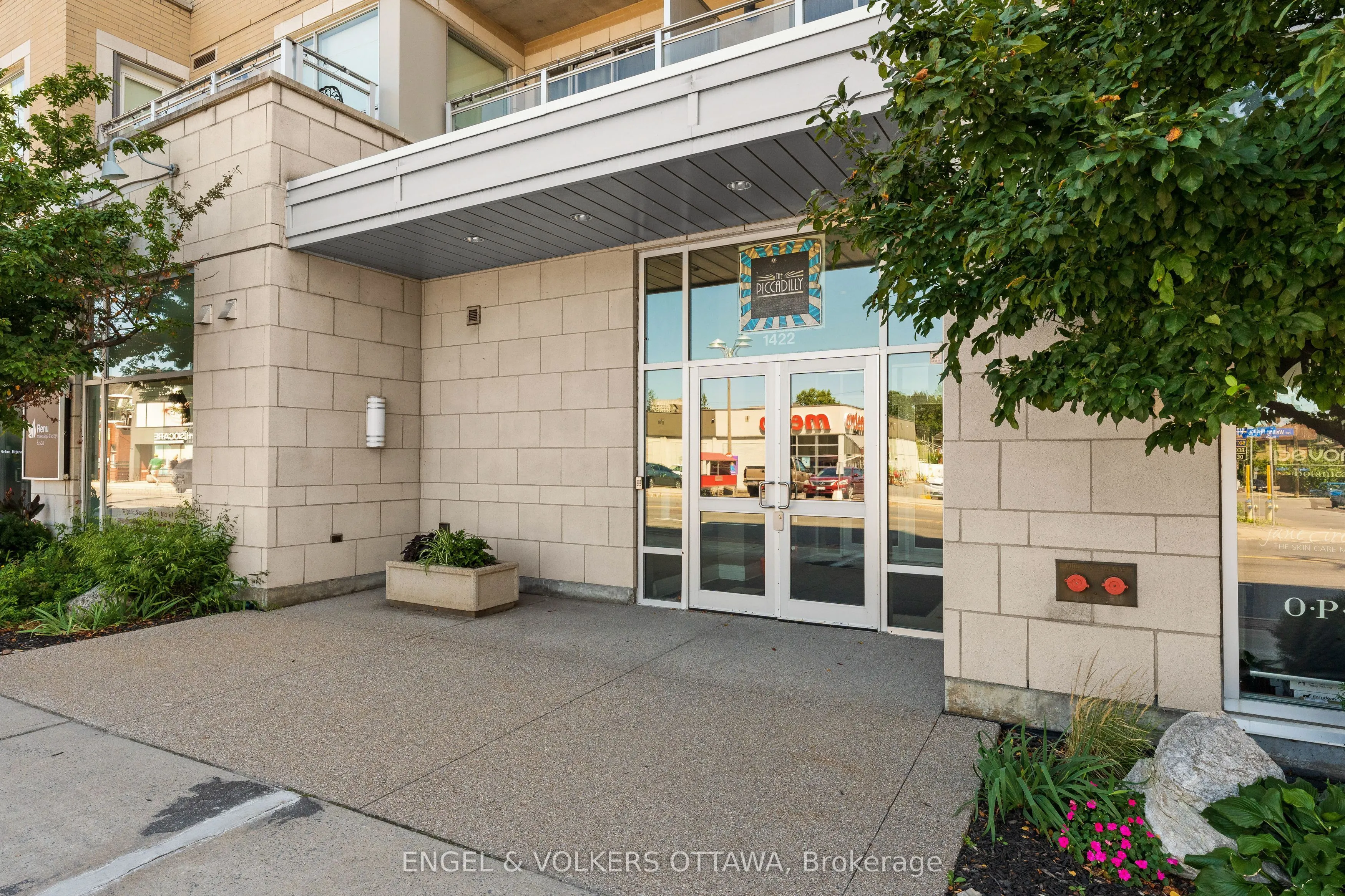 1422 Wellington Street W, #501