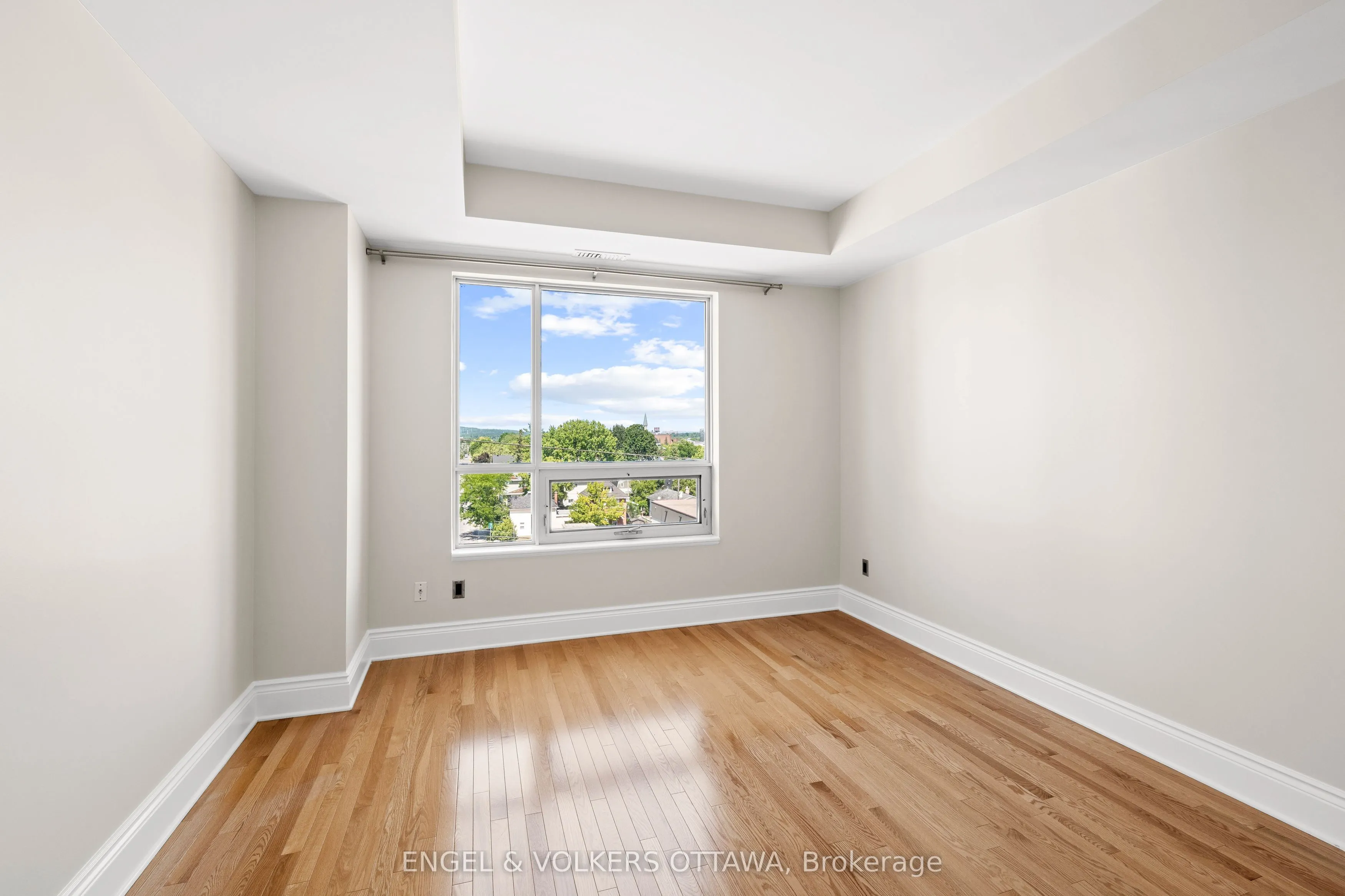 1422 Wellington Street W, #501