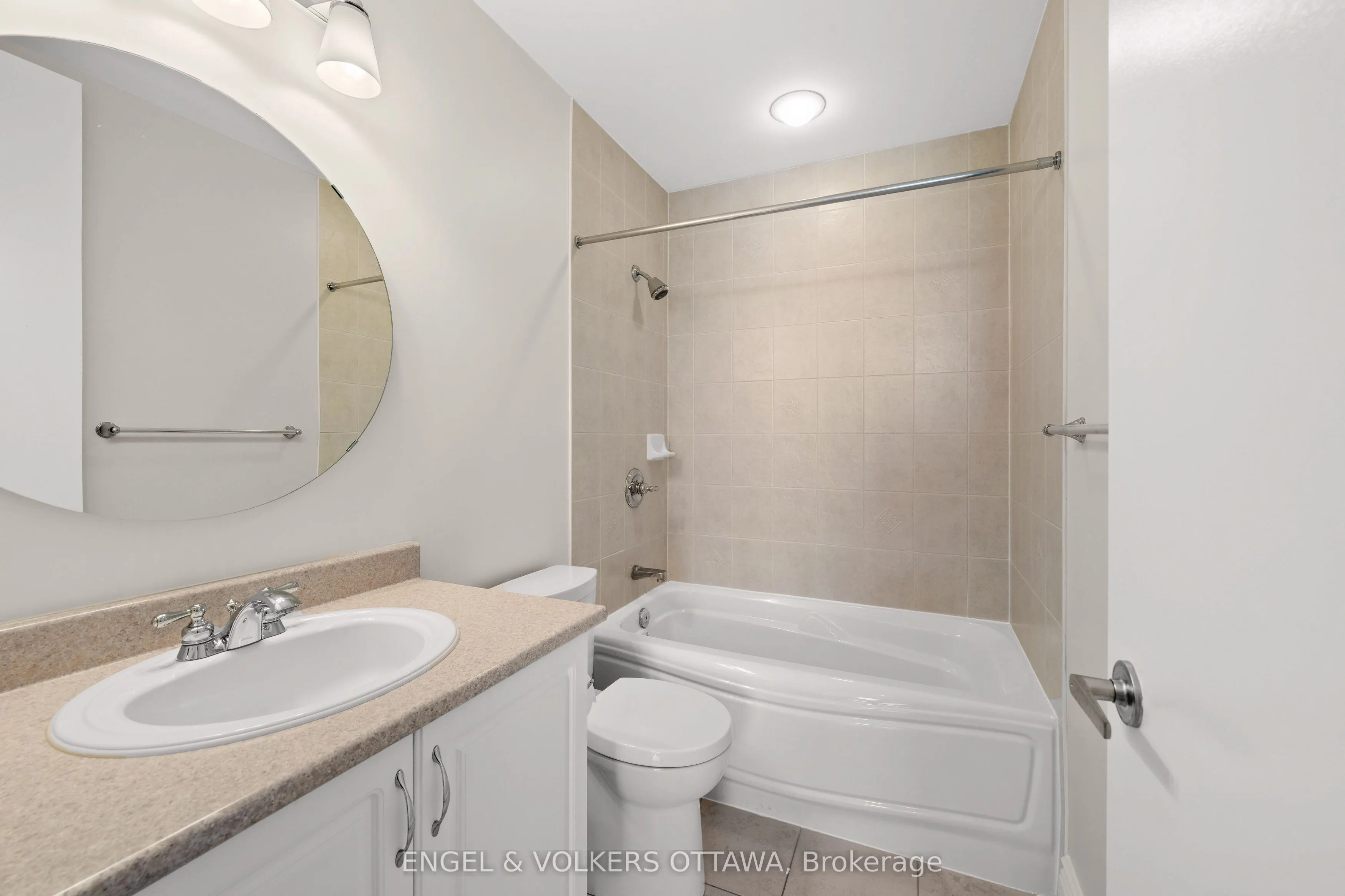 1422 Wellington Street W, #501