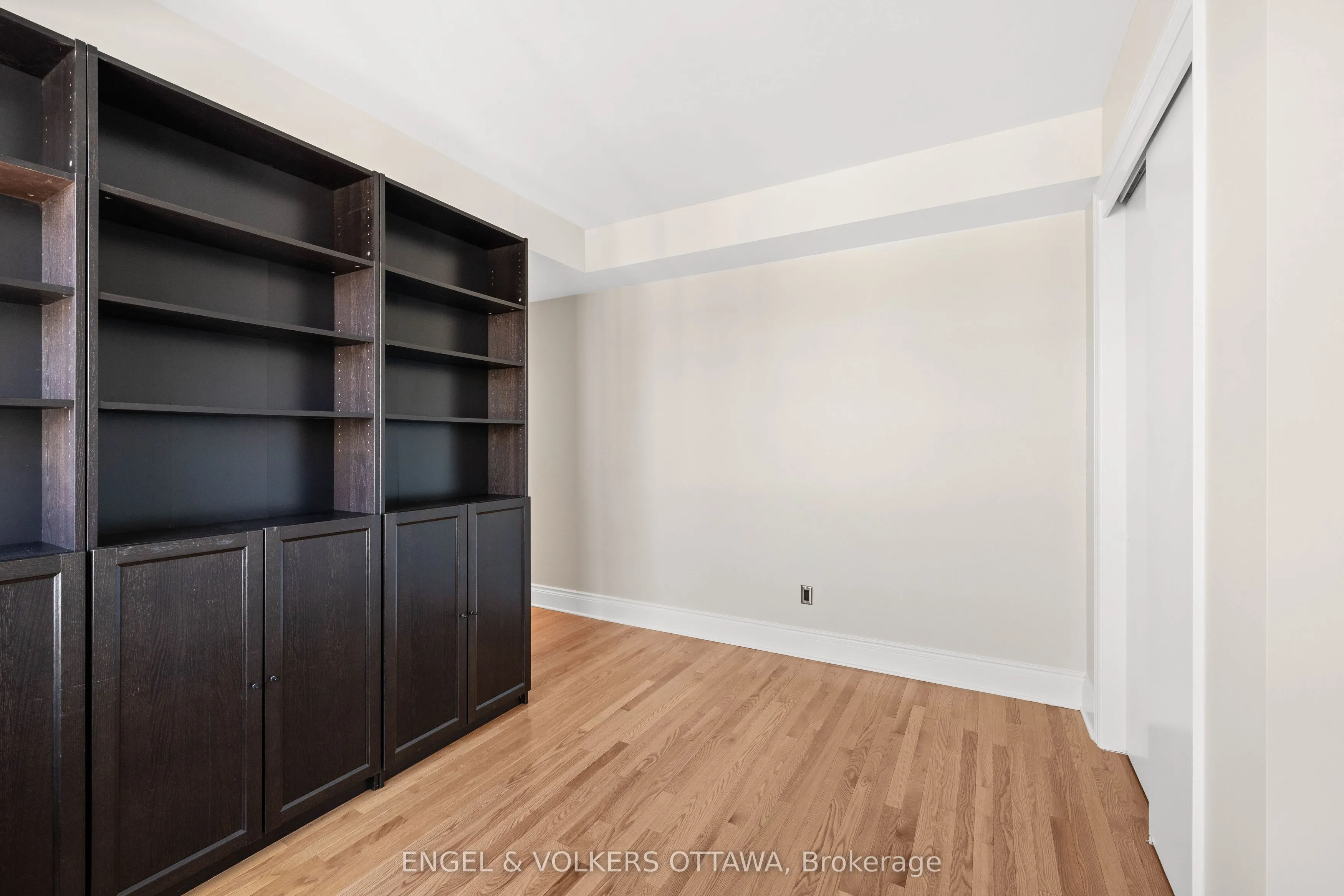 1422 Wellington Street W, #501