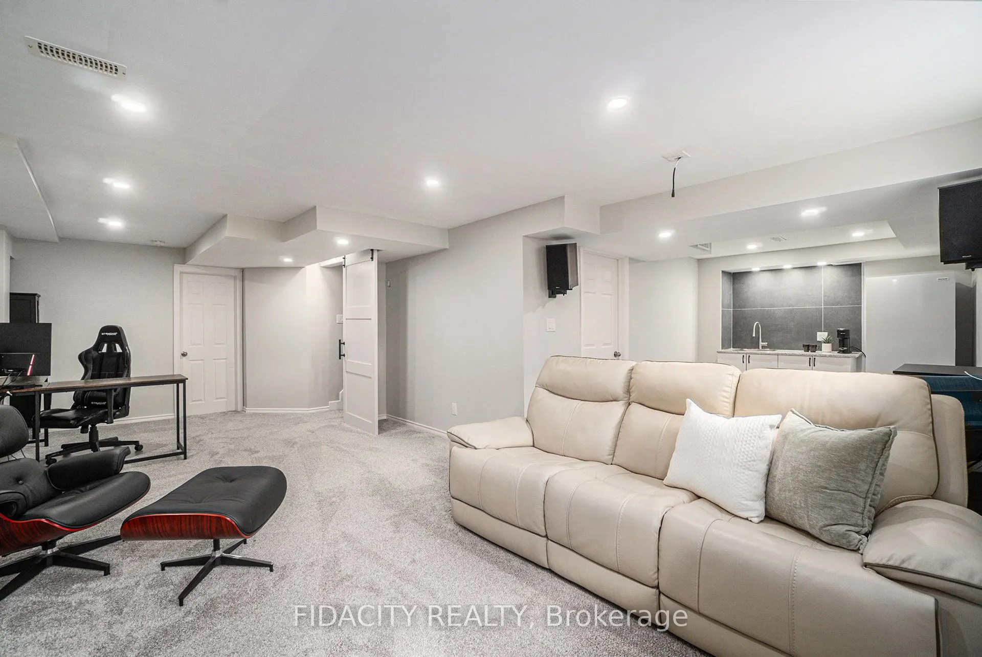 644 Eagle Crest Heights