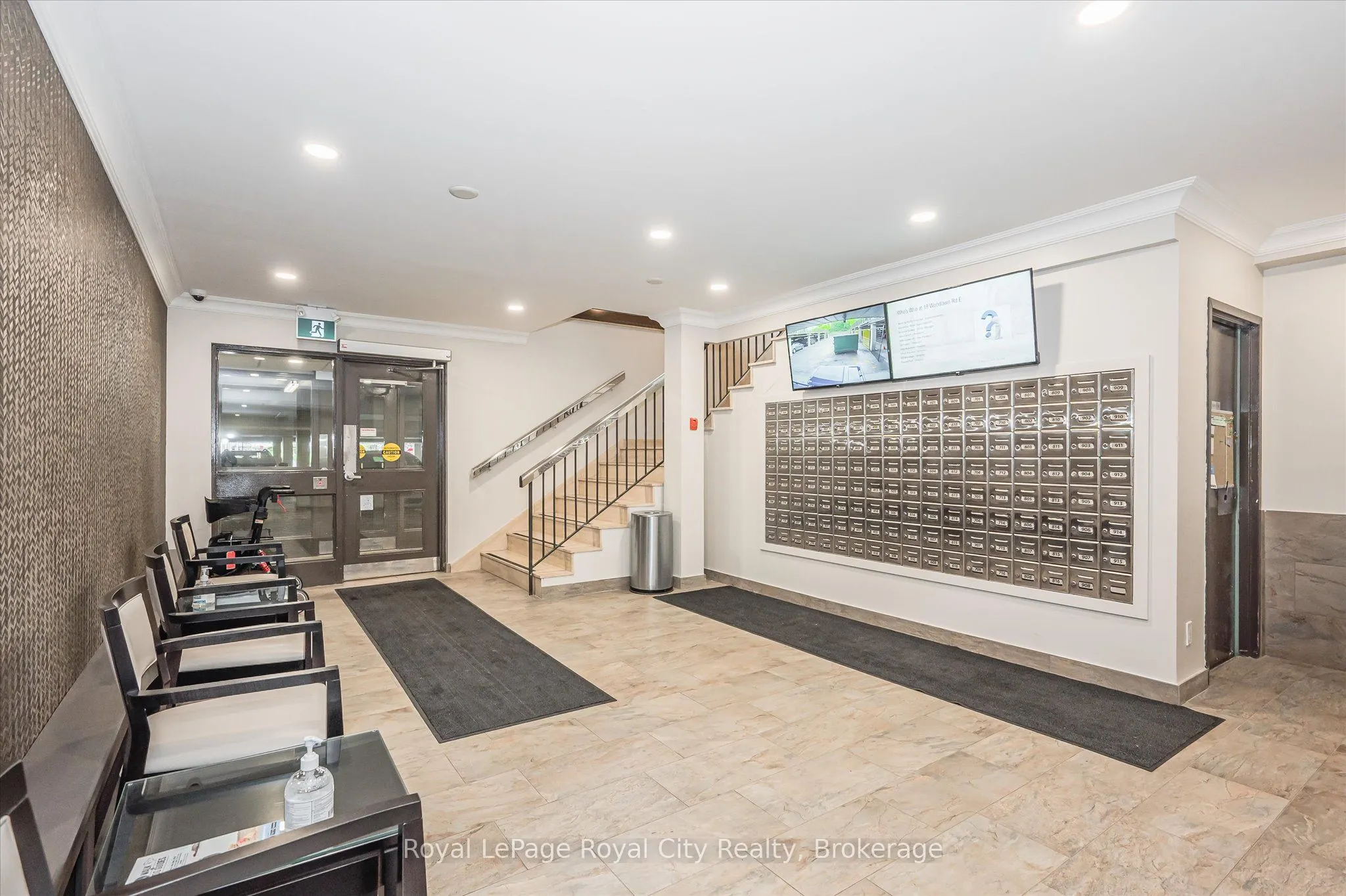 19 Woodlawn Road E, #713