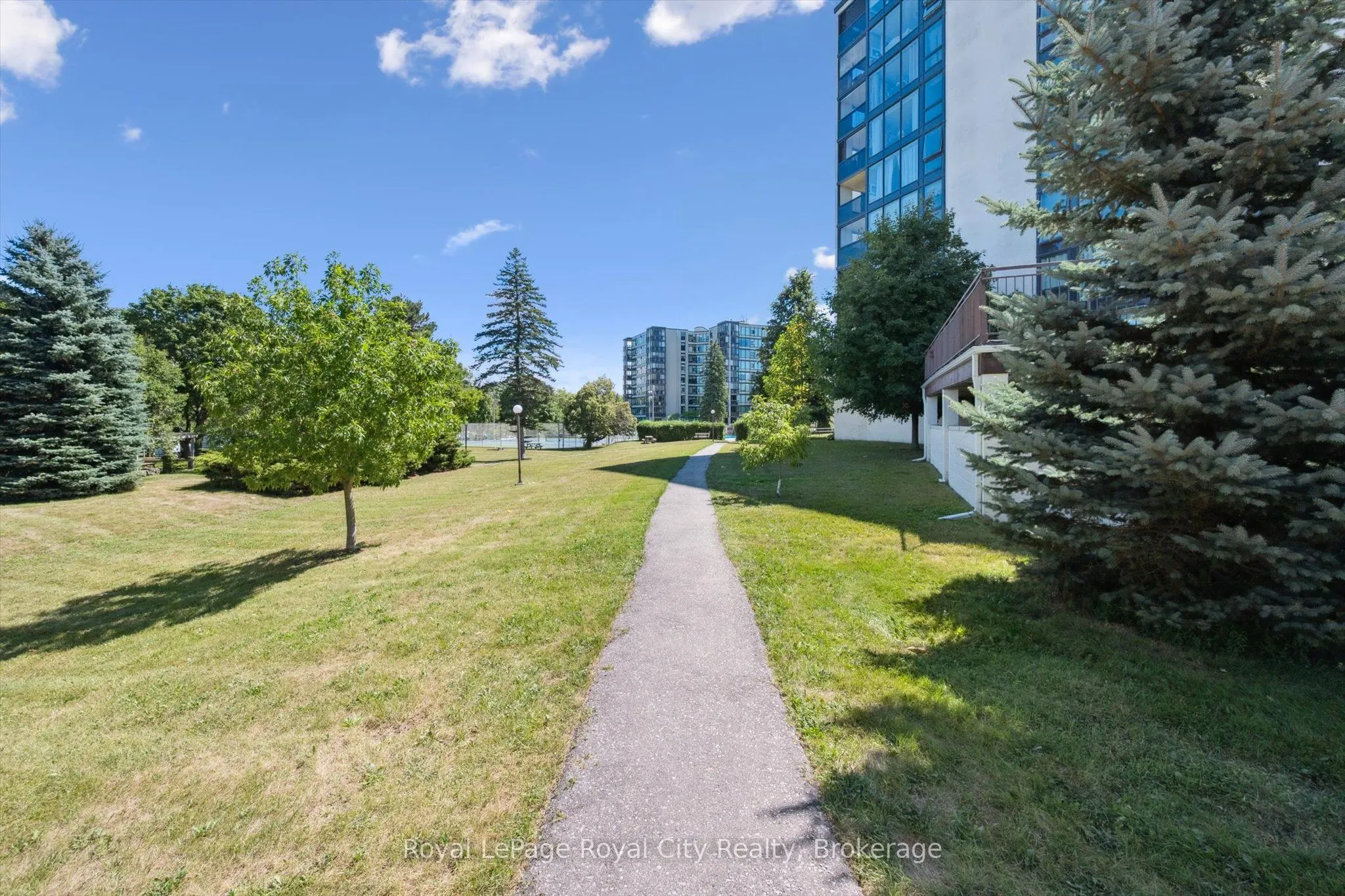 19 Woodlawn Road E, #713