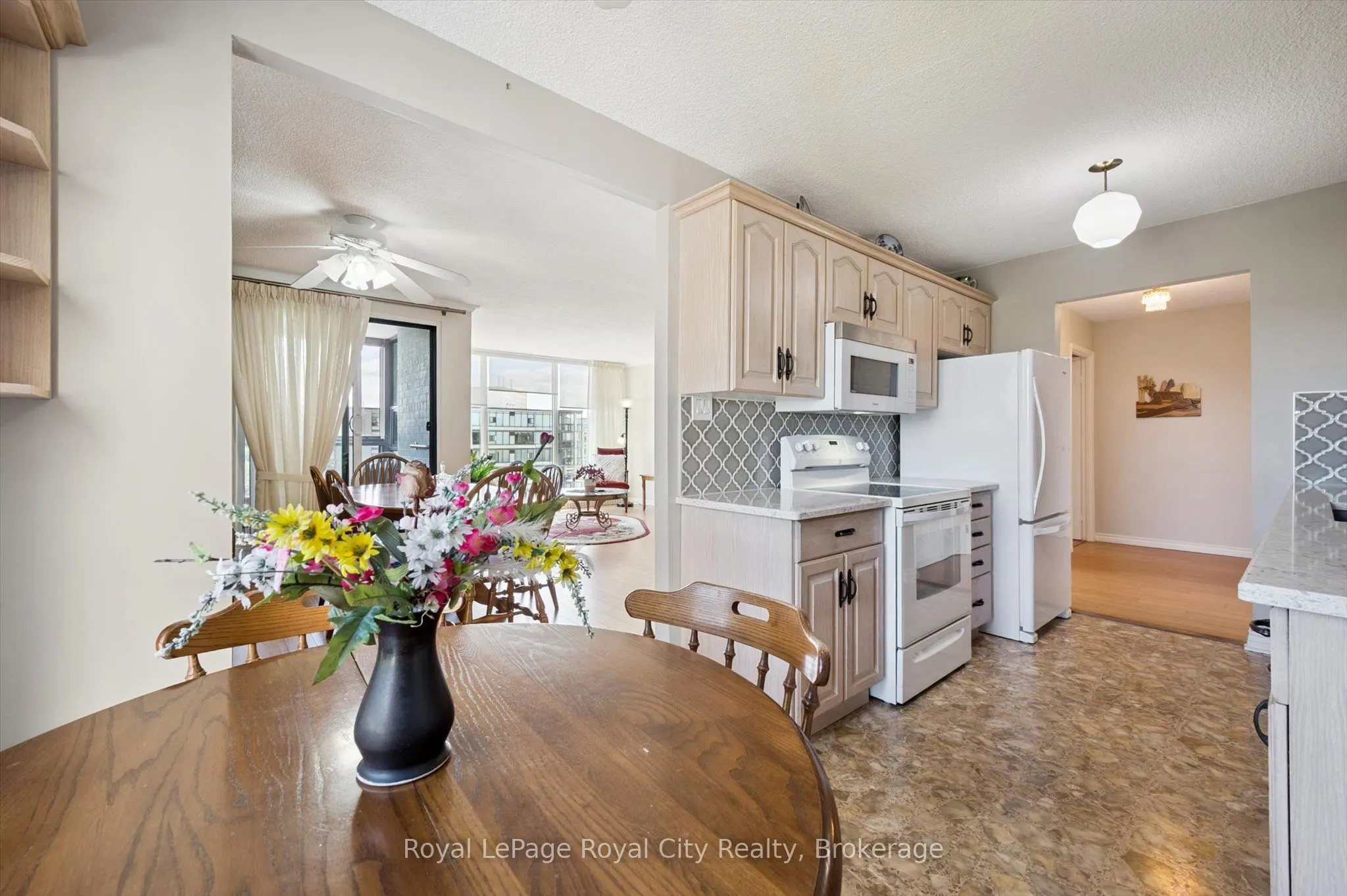19 Woodlawn Road E, #713