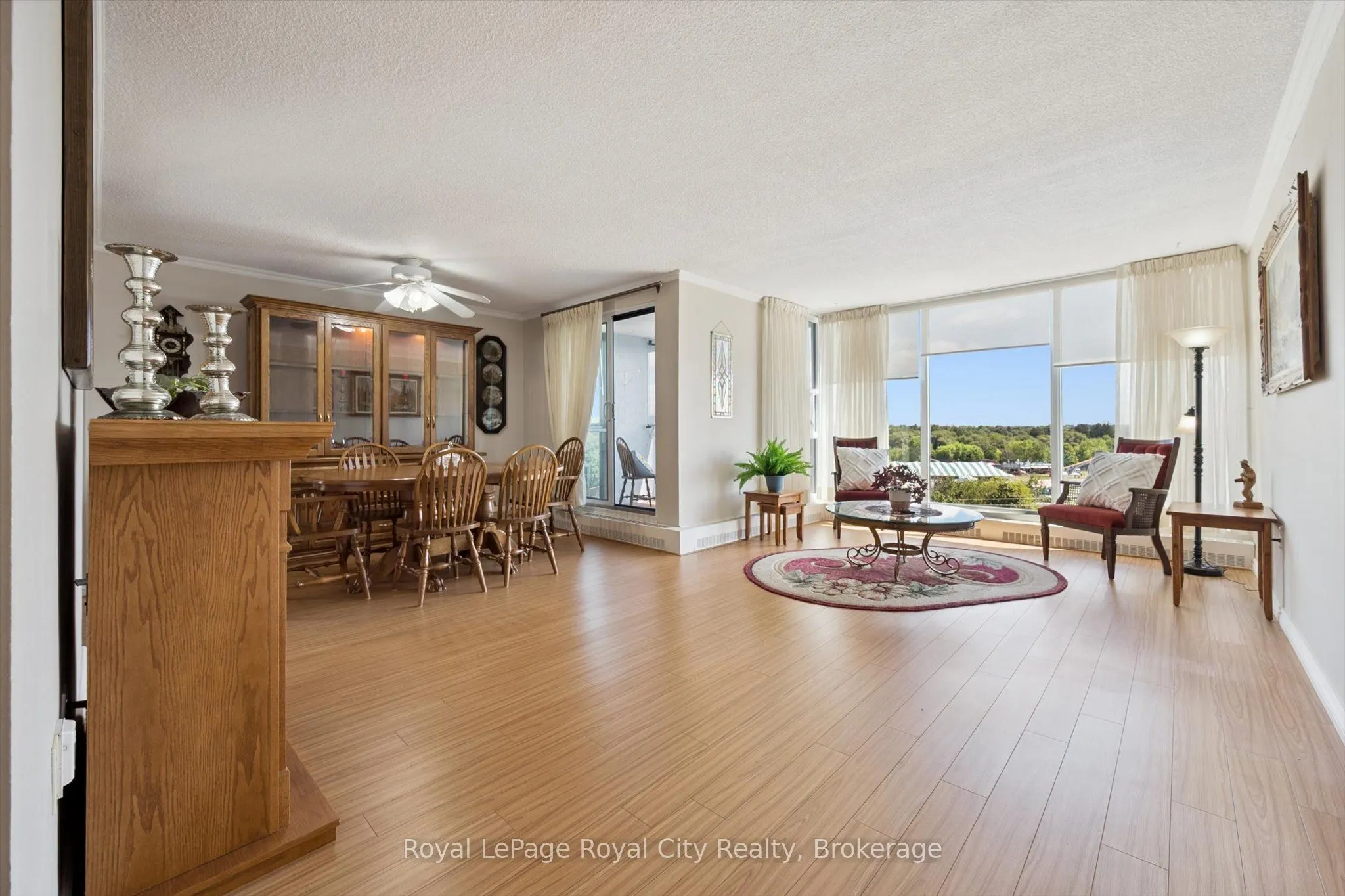 19 Woodlawn Road E, #713