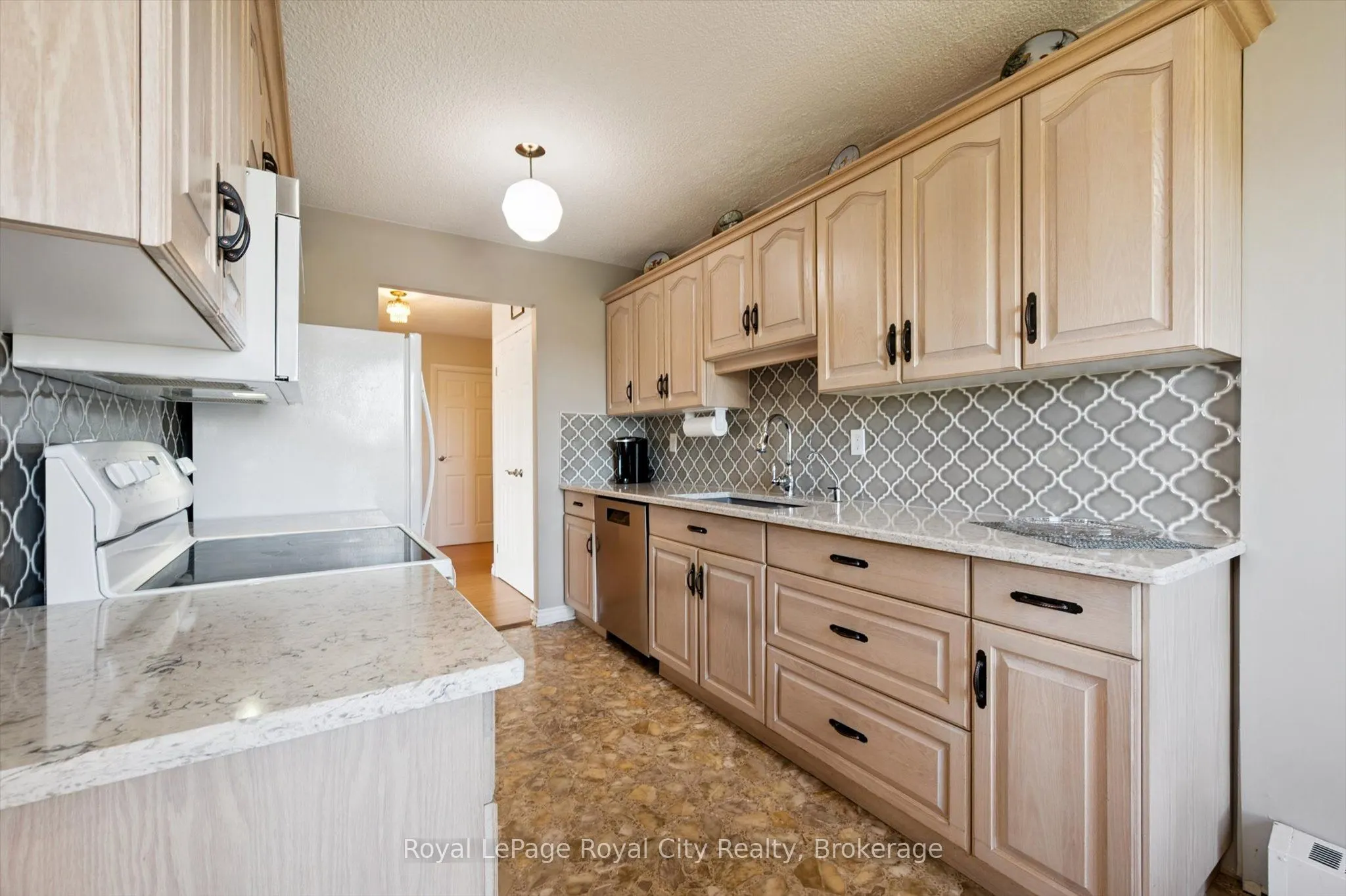 19 Woodlawn Road E, #713