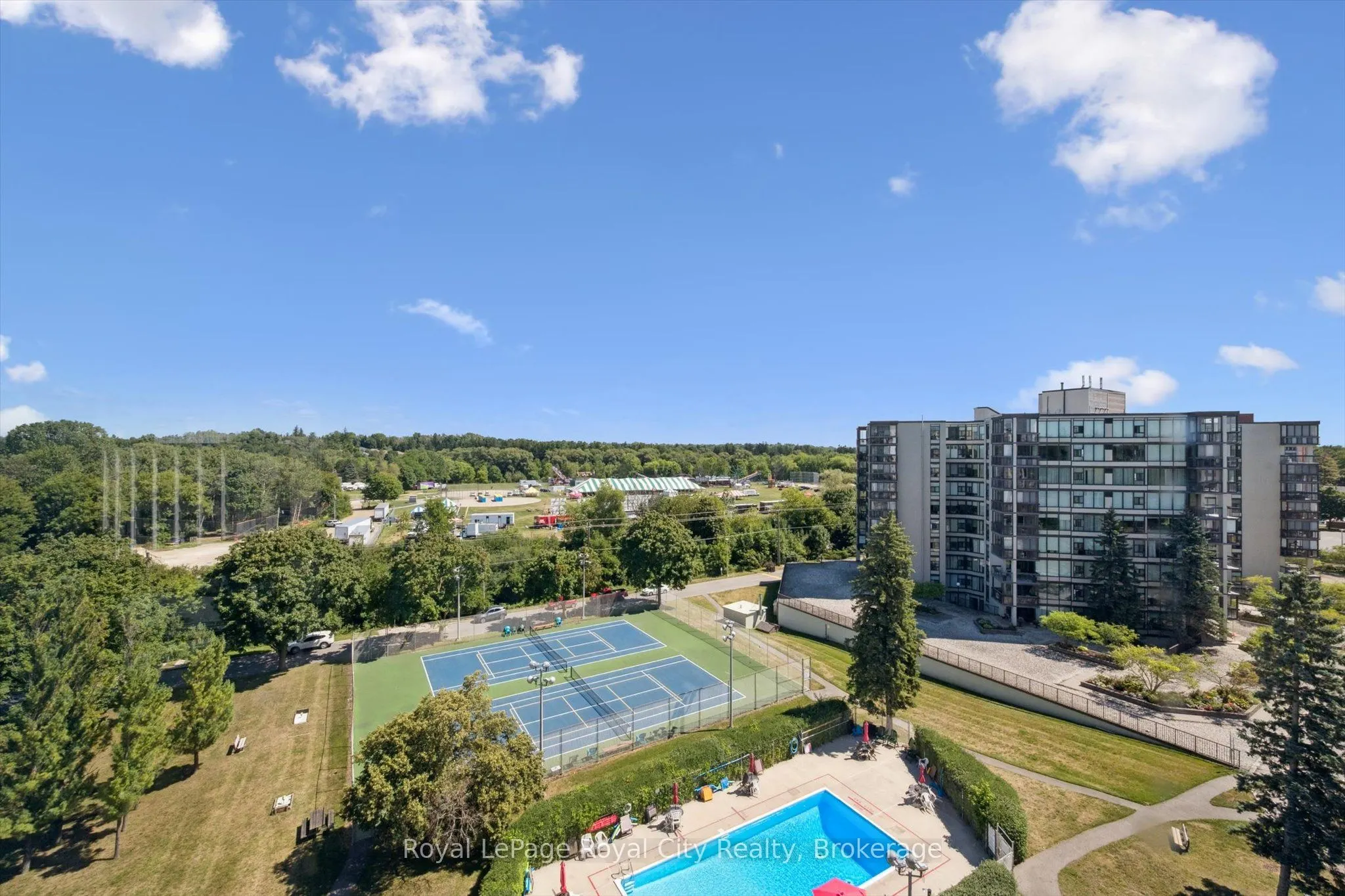 19 Woodlawn Road E, #713