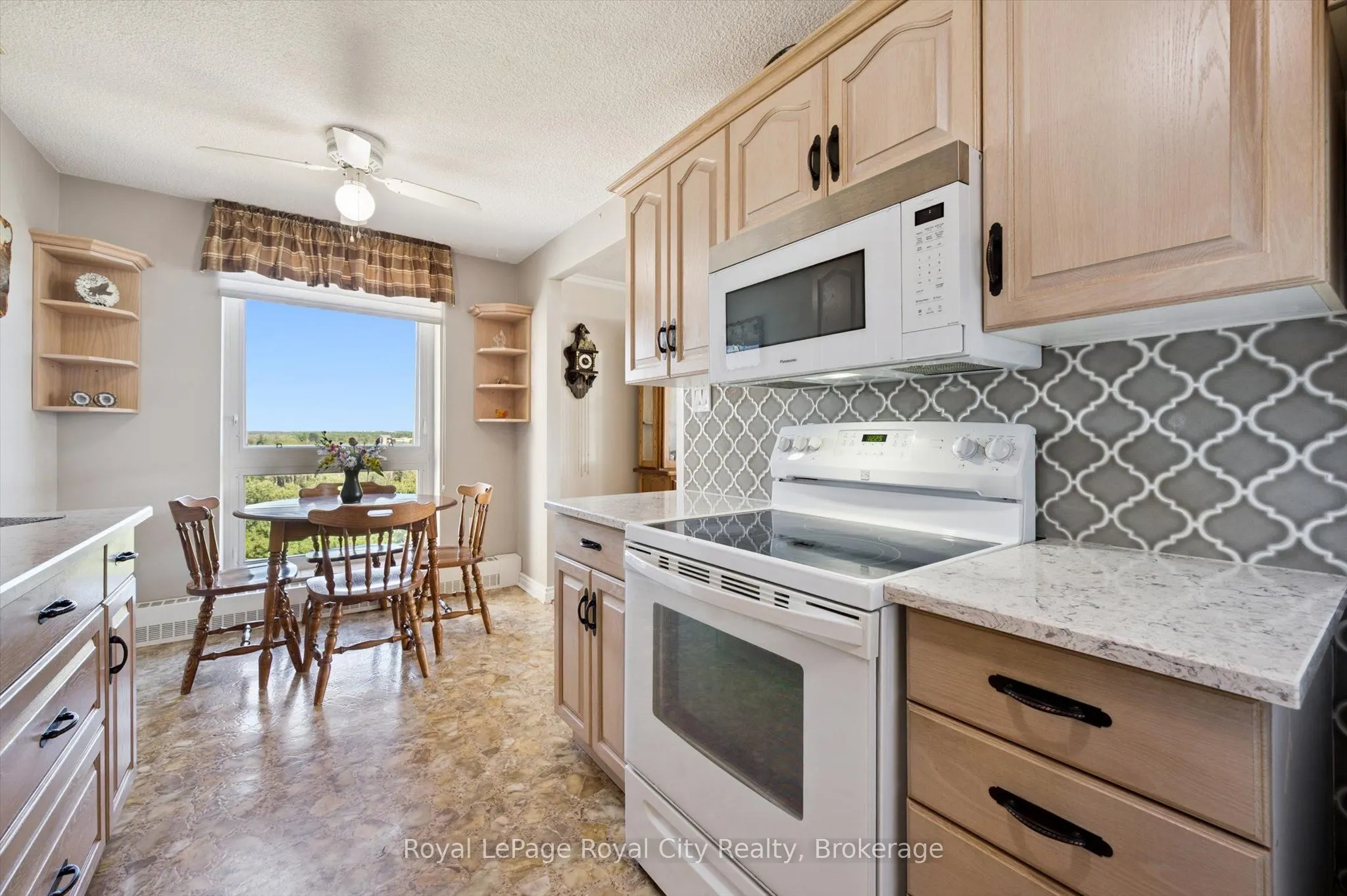 19 Woodlawn Road E, #713