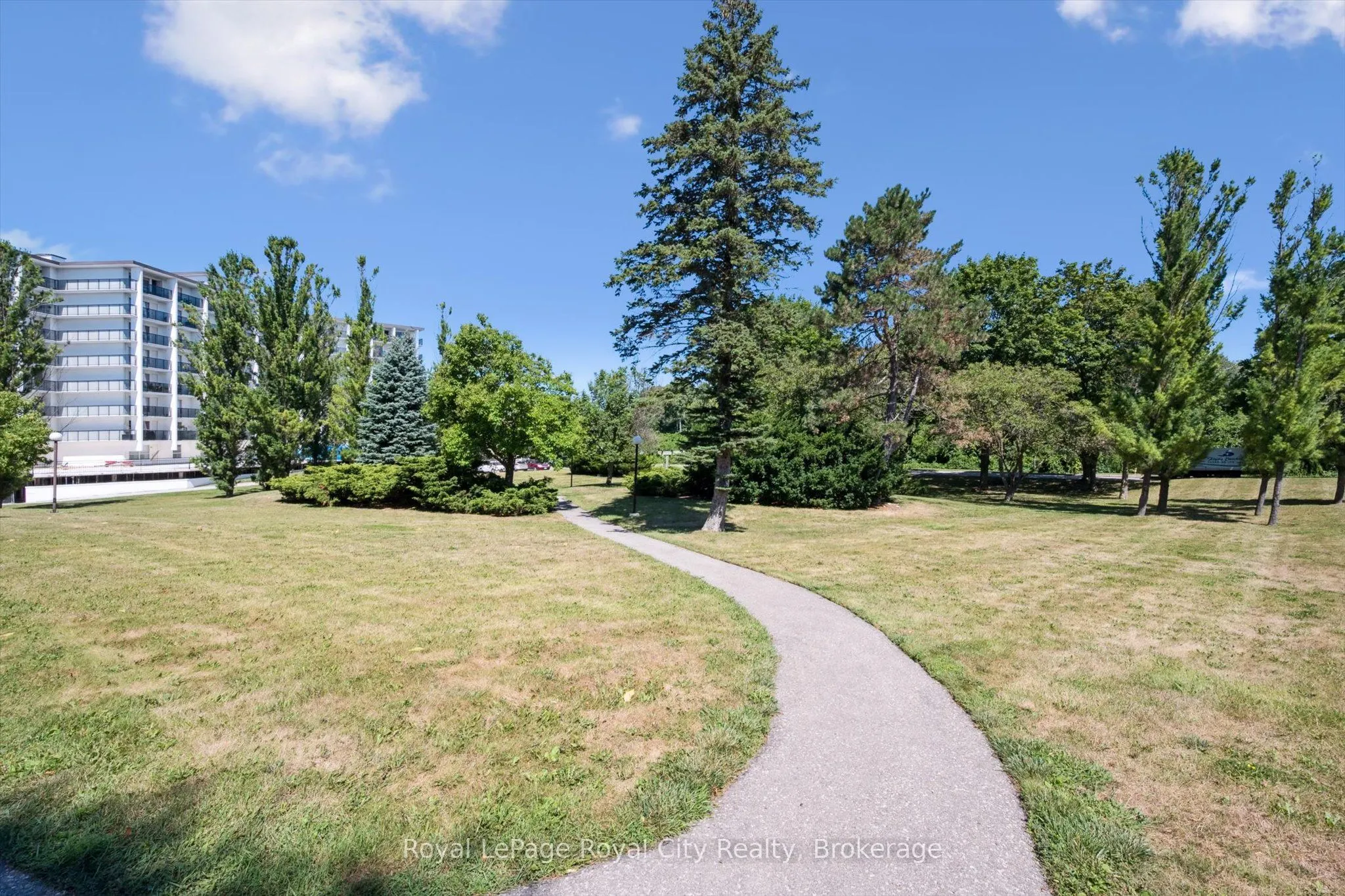 19 Woodlawn Road E, #713