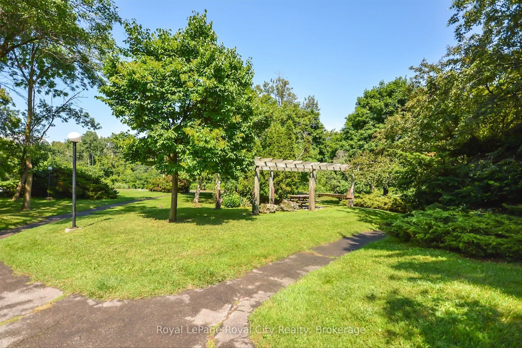 19 Woodlawn Road E, #713
