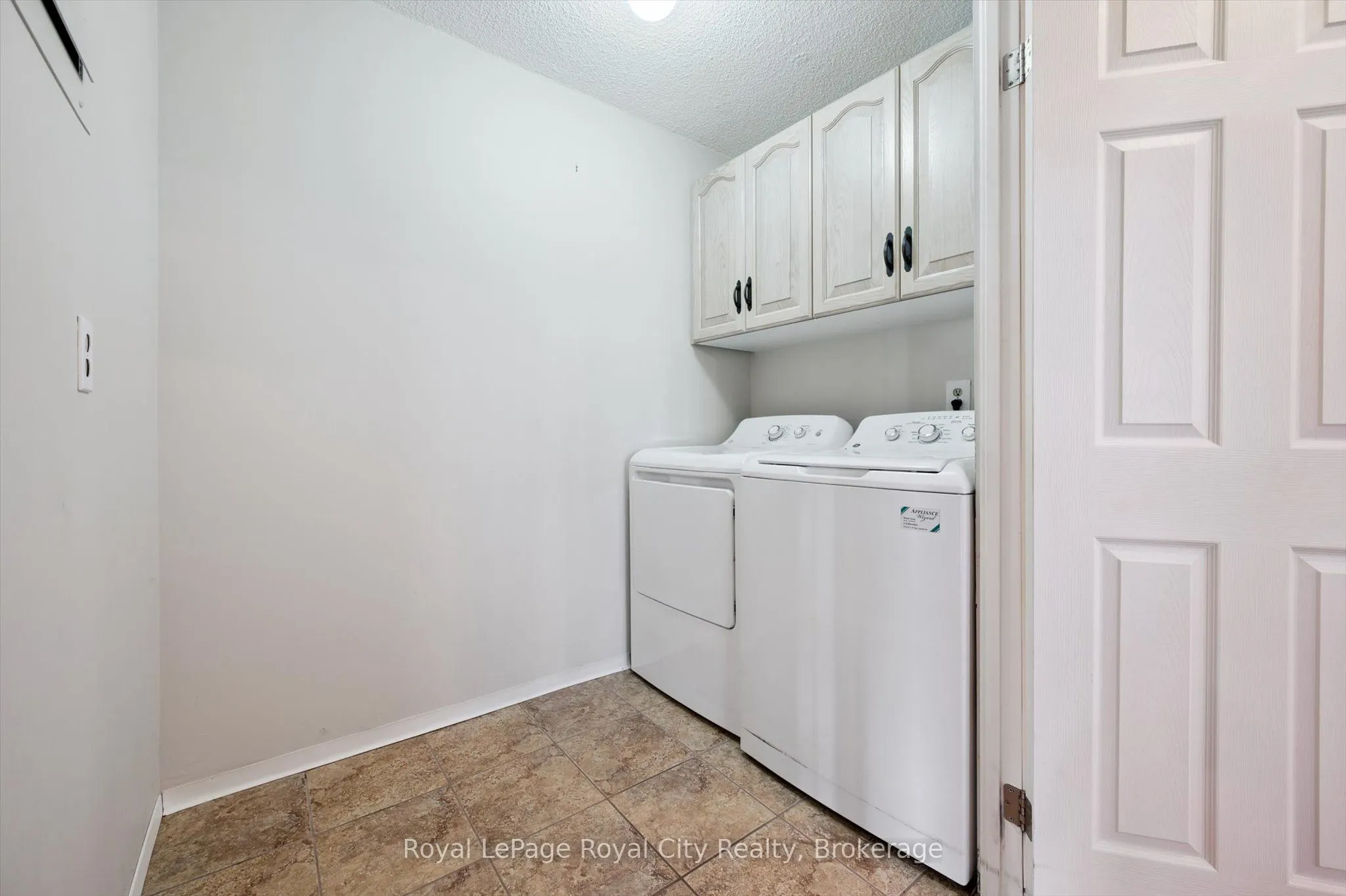 19 Woodlawn Road E, #713