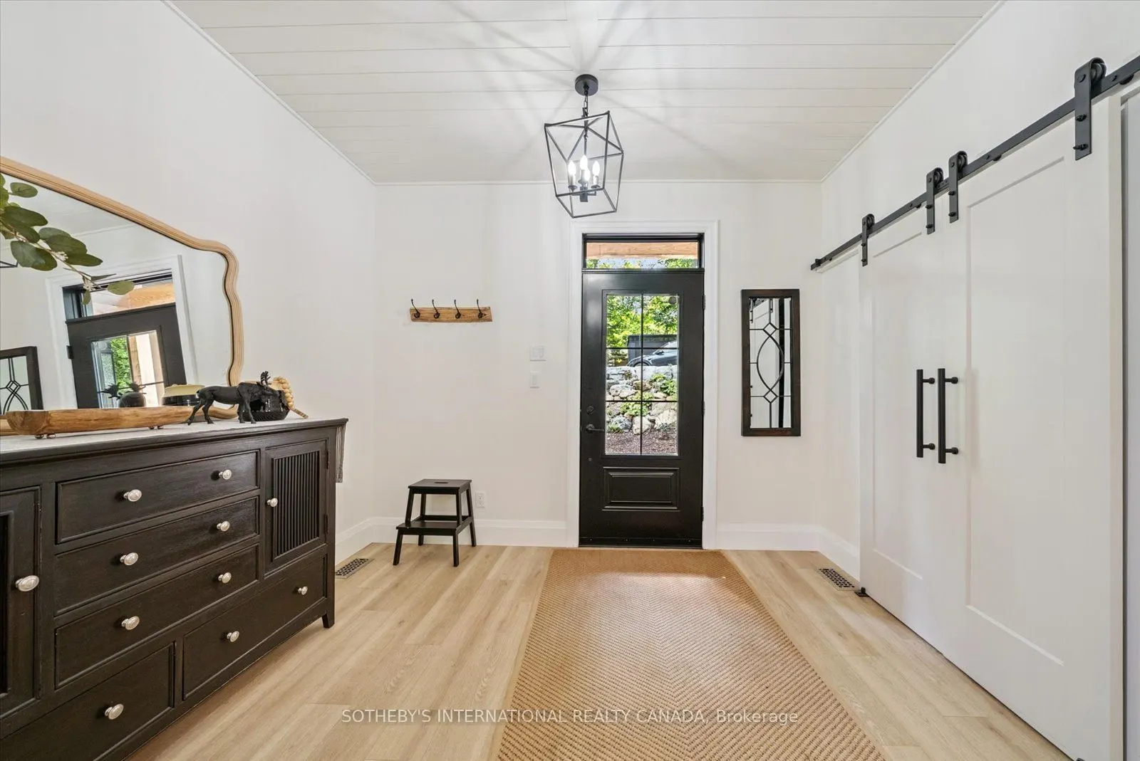 1068 Upper Lane