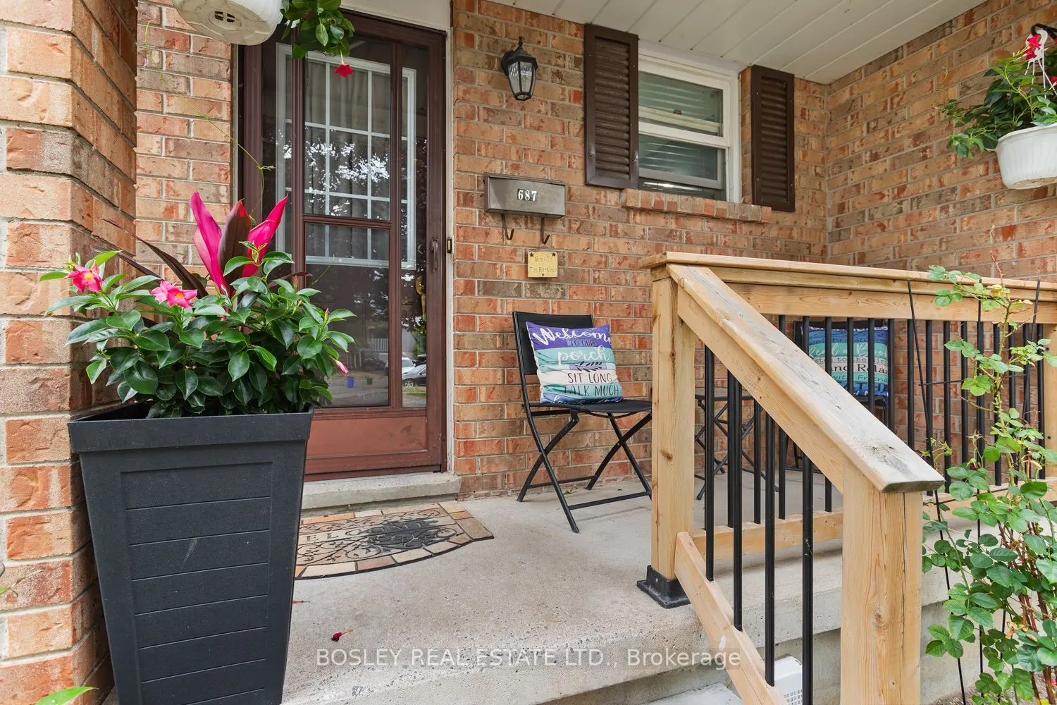 687 Mackechnie Crescent