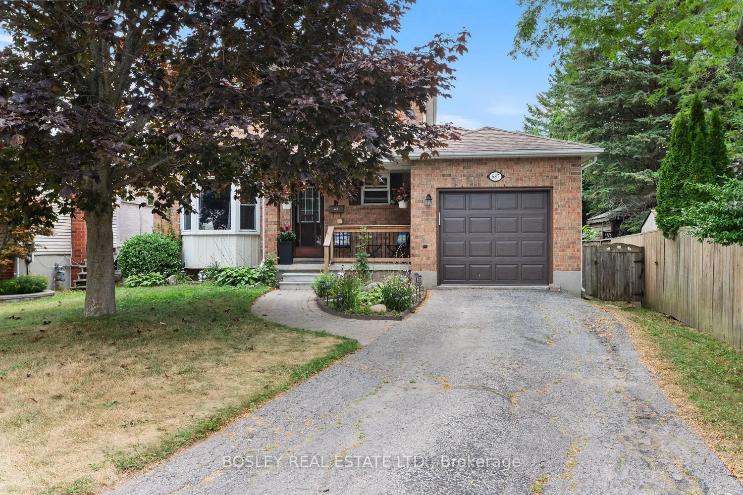 687 Mackechnie Crescent