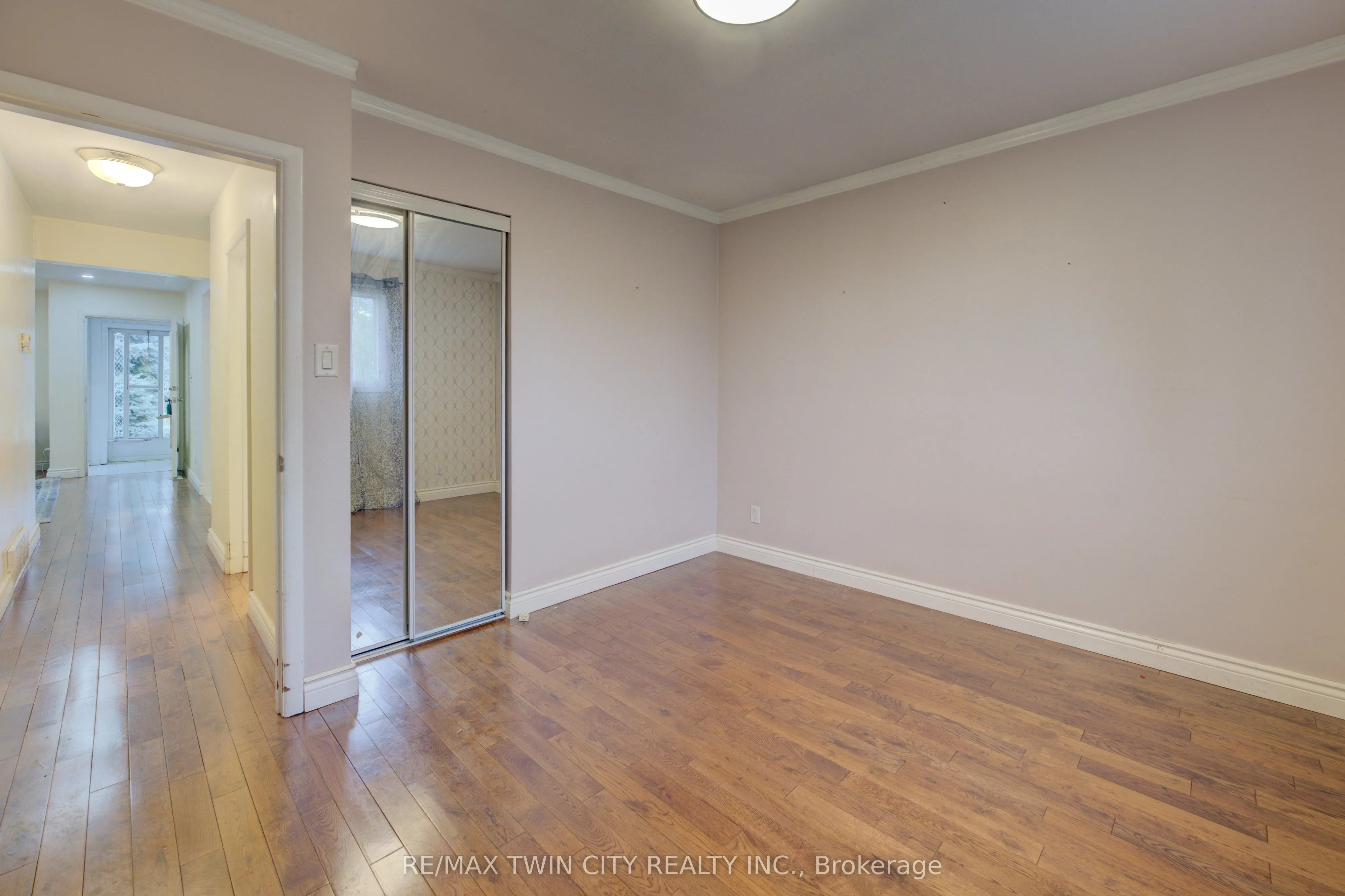 1740 Holley Crescent
