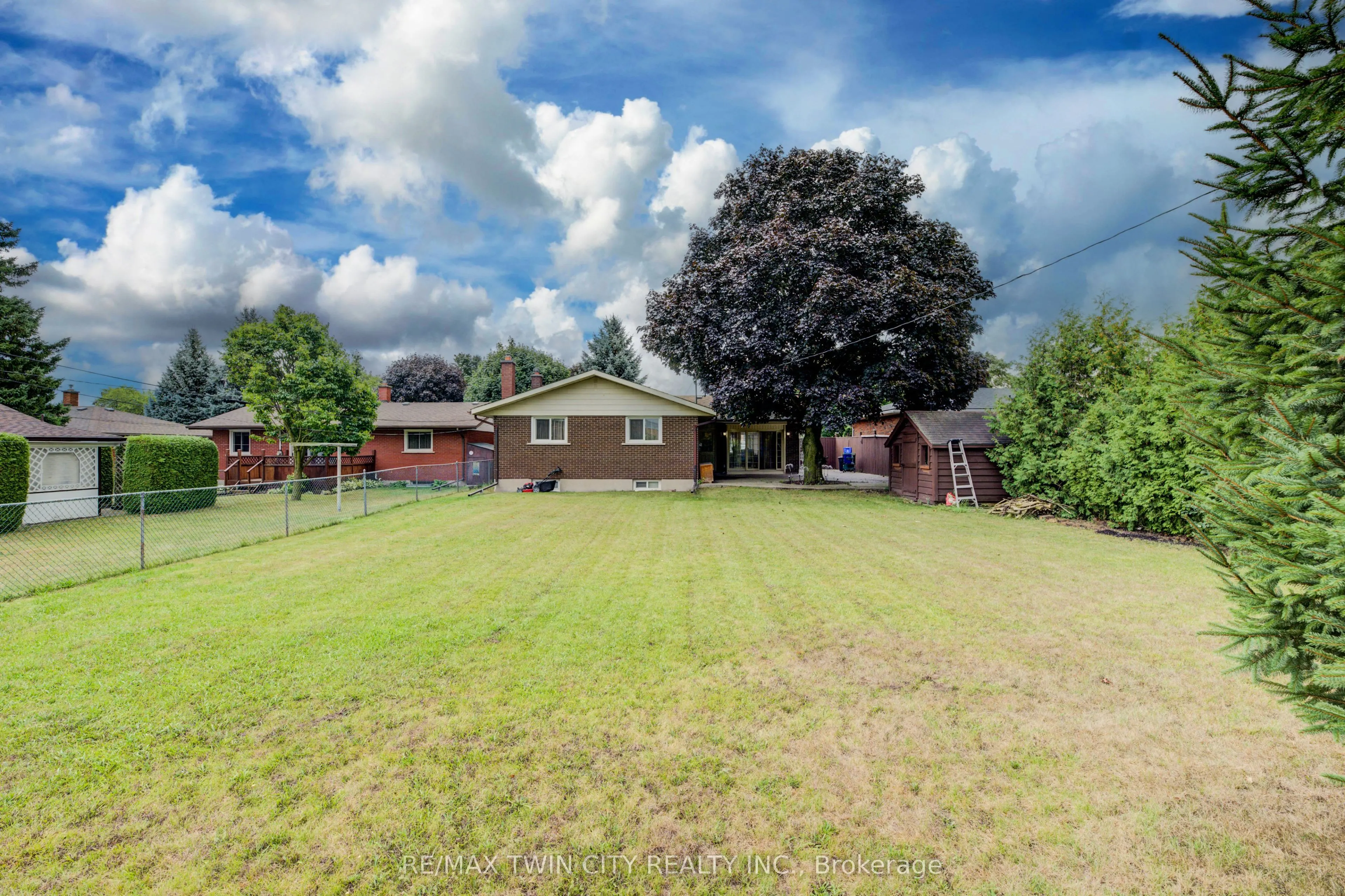 1740 Holley Crescent