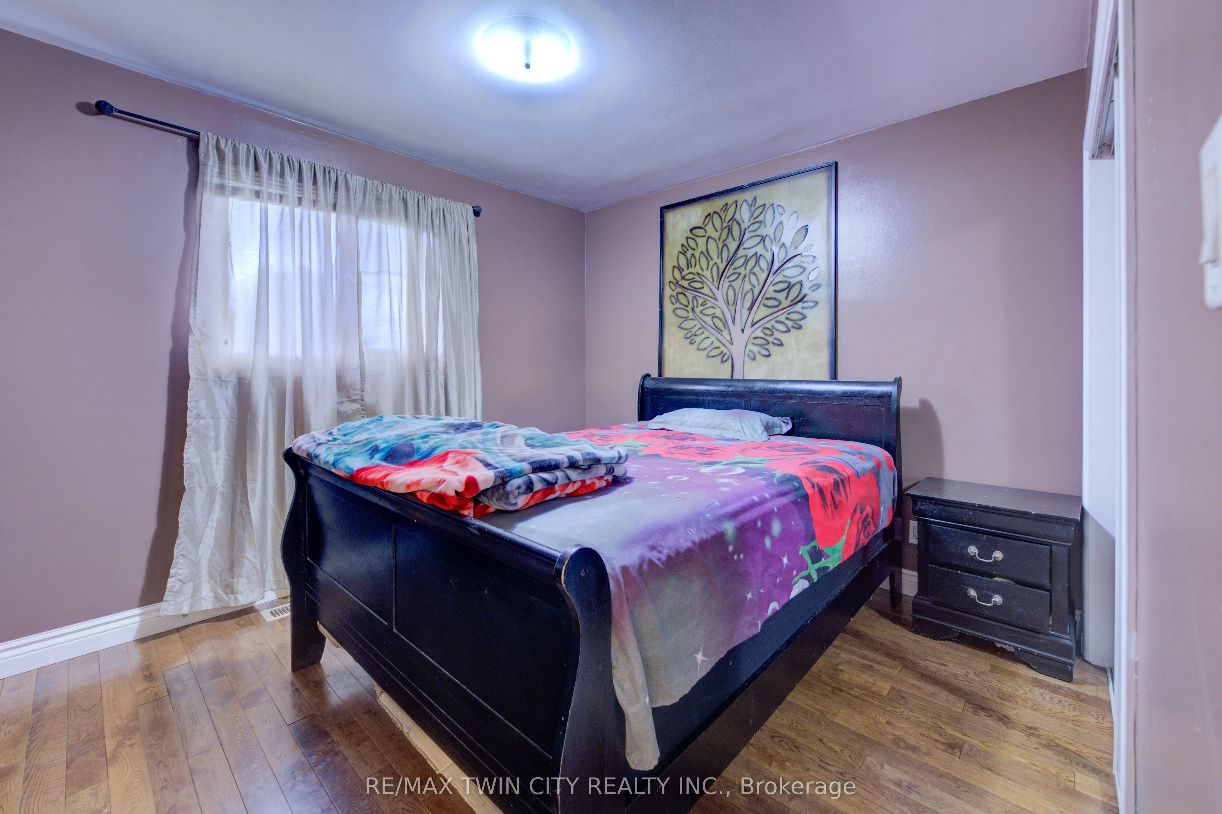 1740 Holley Crescent