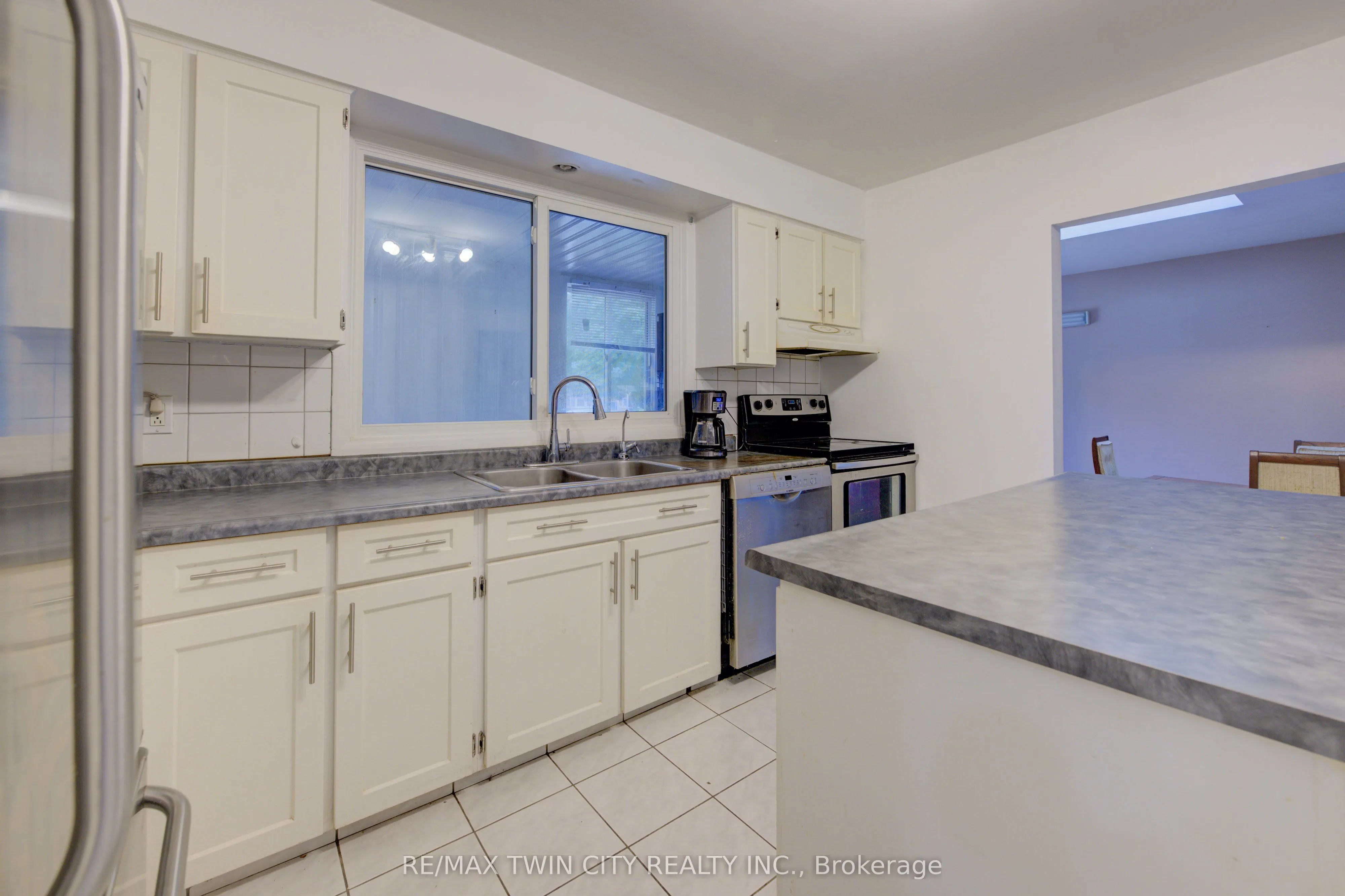 1740 Holley Crescent
