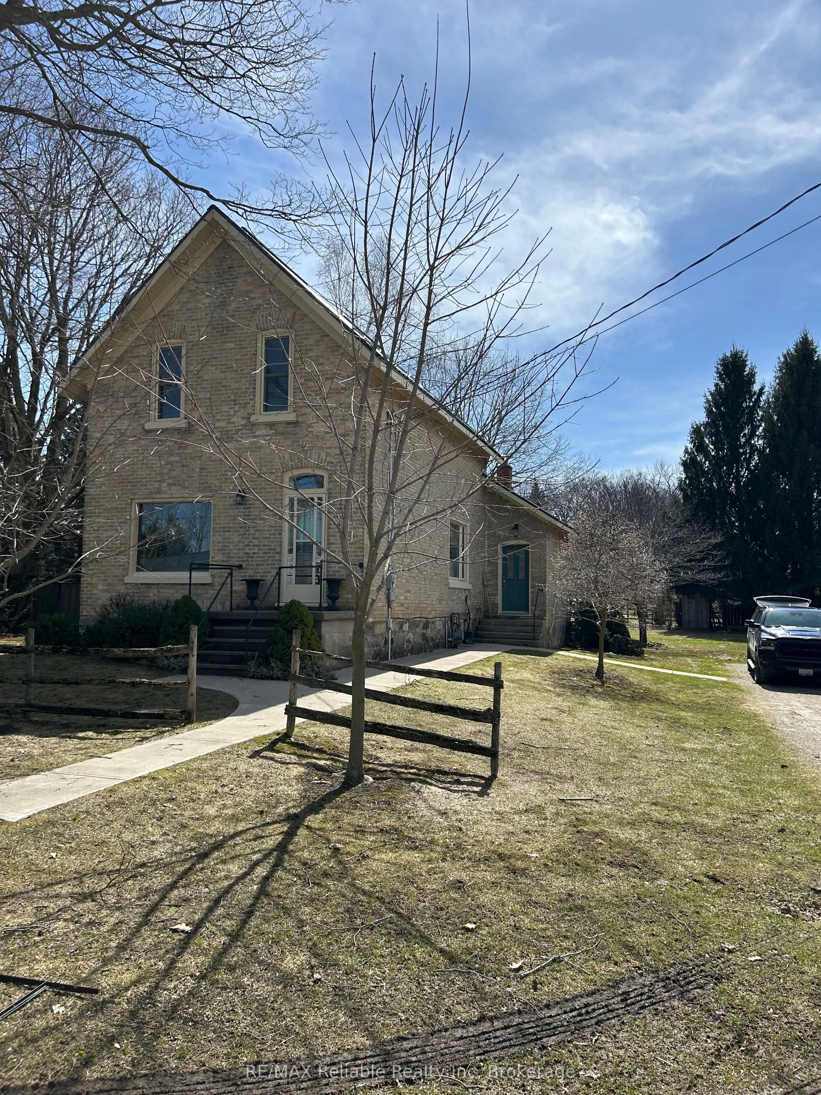 293 Drummond Street