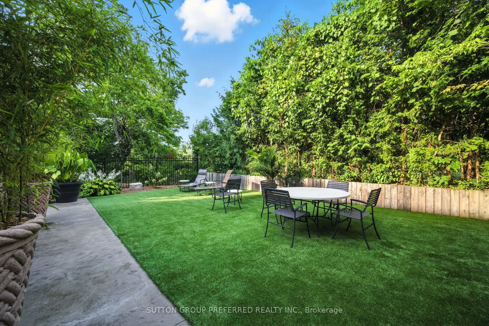 122 Wortley Road, #303