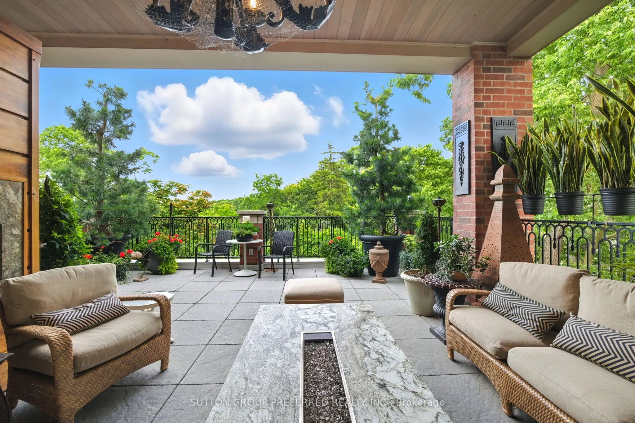 122 Wortley Road, #303