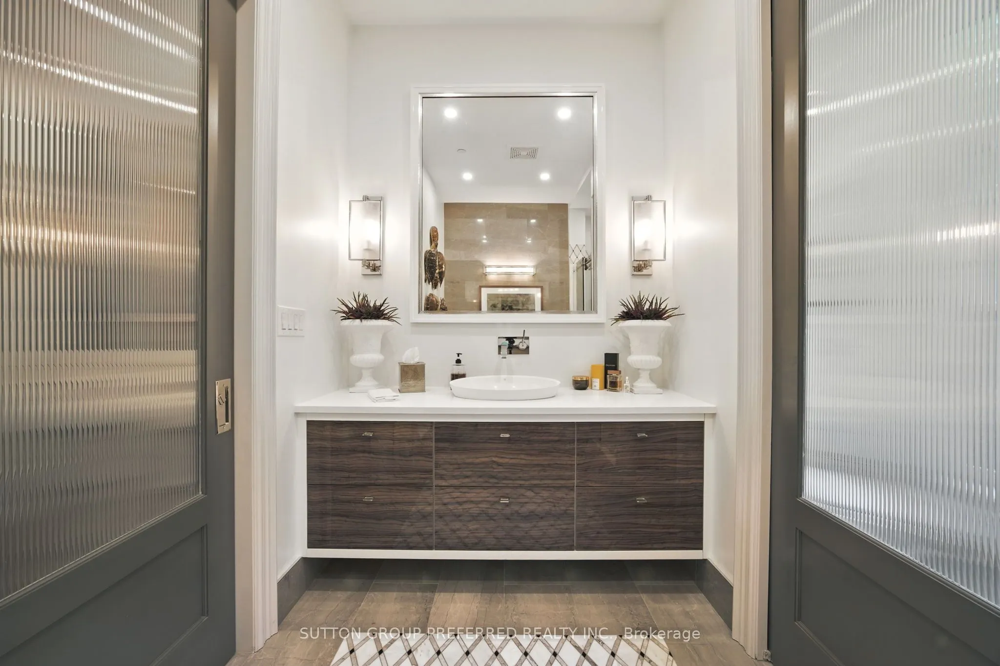 122 Wortley Road, #303