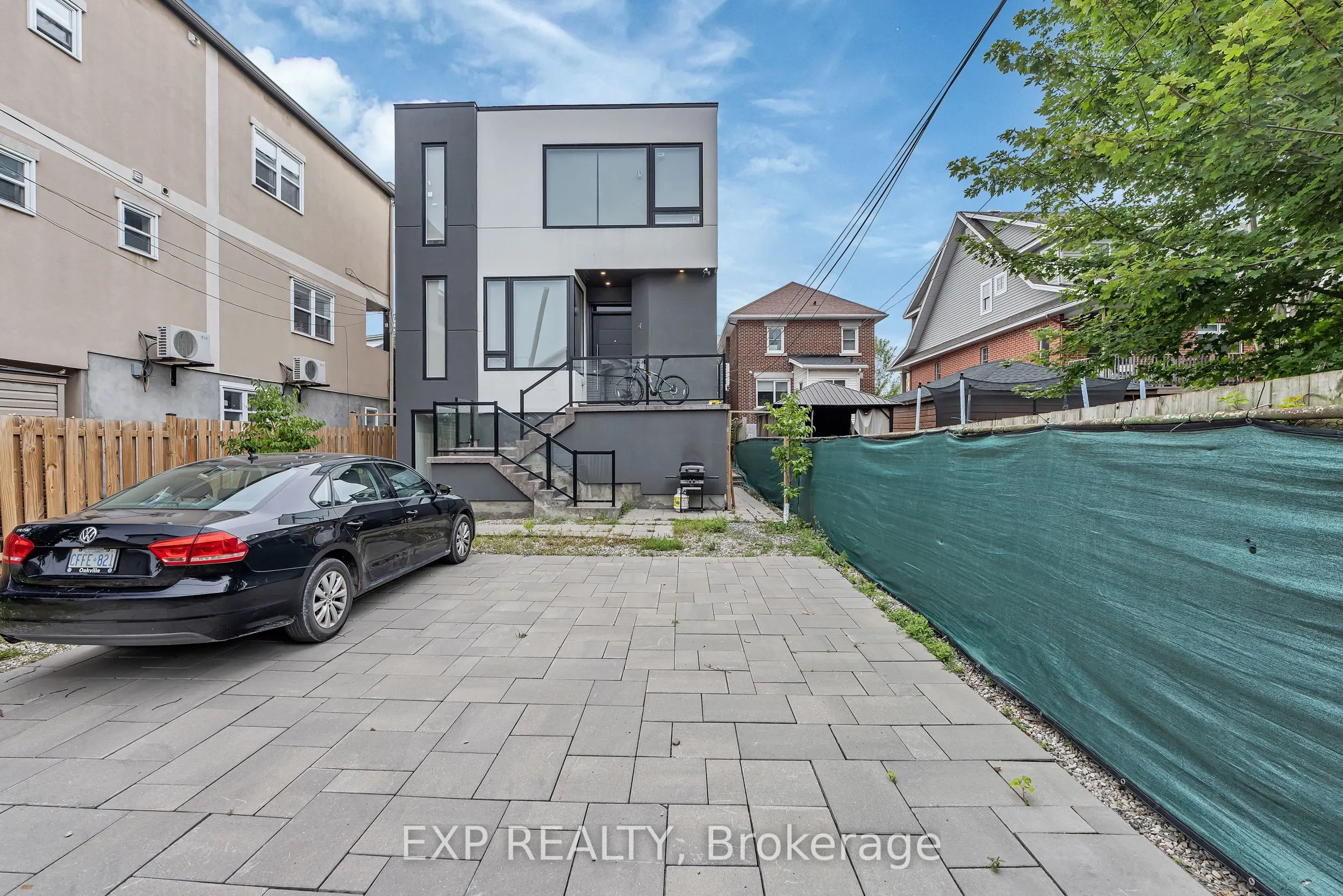 4A HURON Avenue N