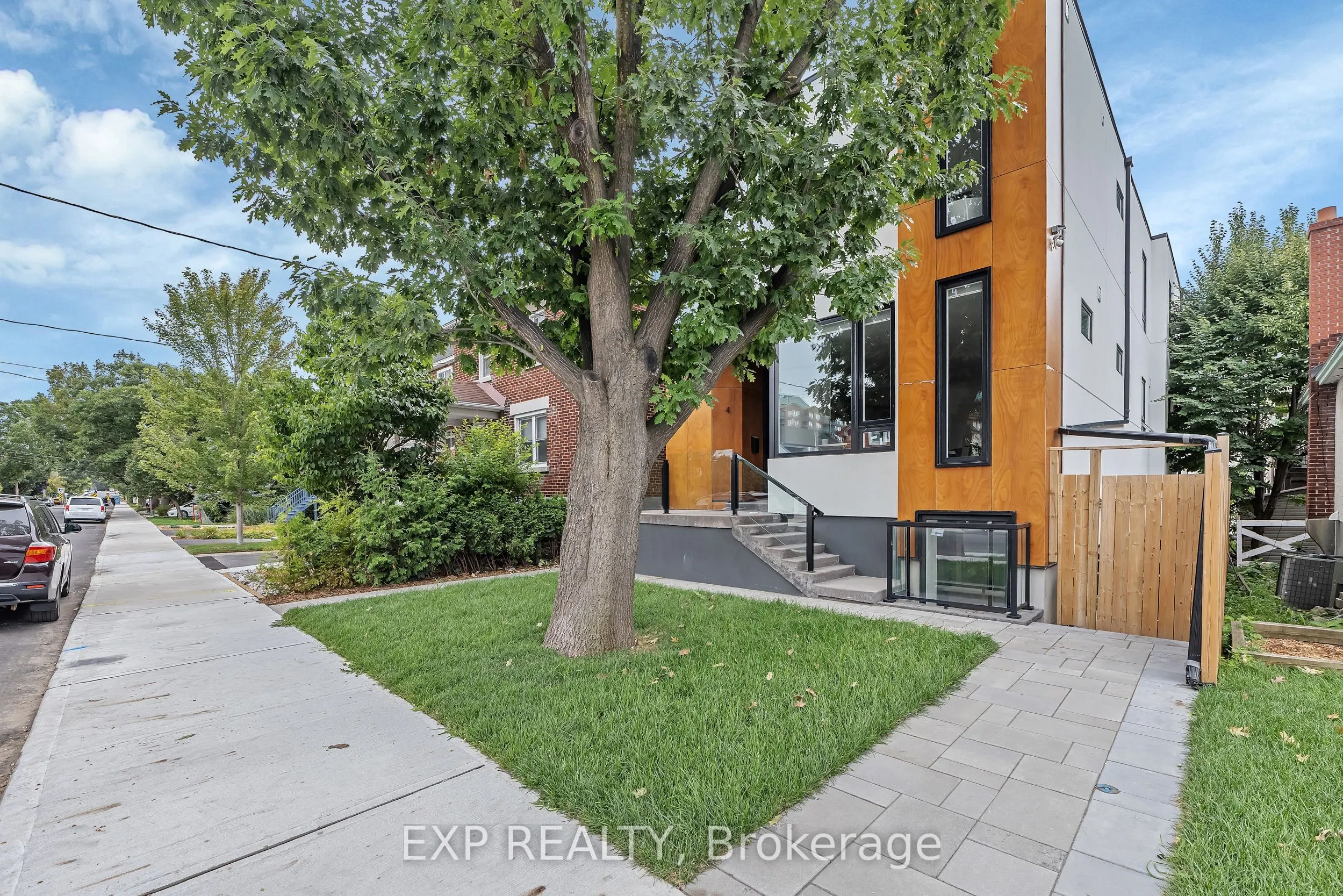 4A HURON Avenue N
