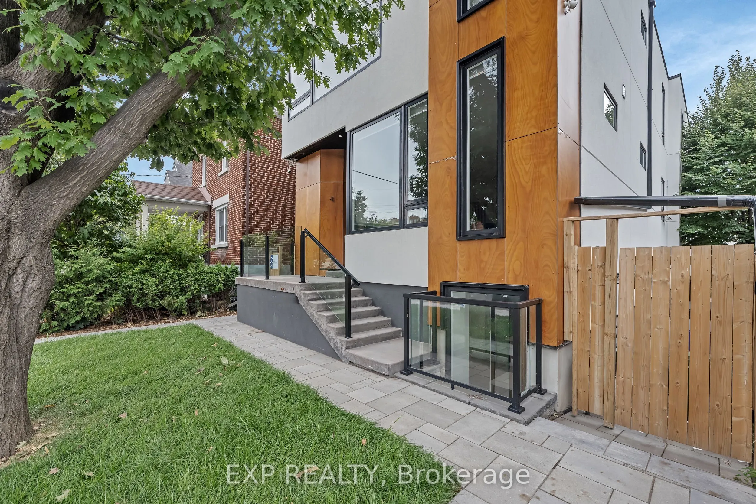 4A HURON Avenue N