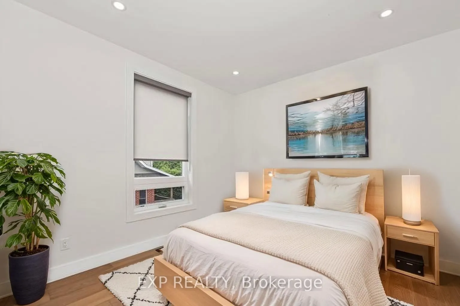 4A HURON Avenue N