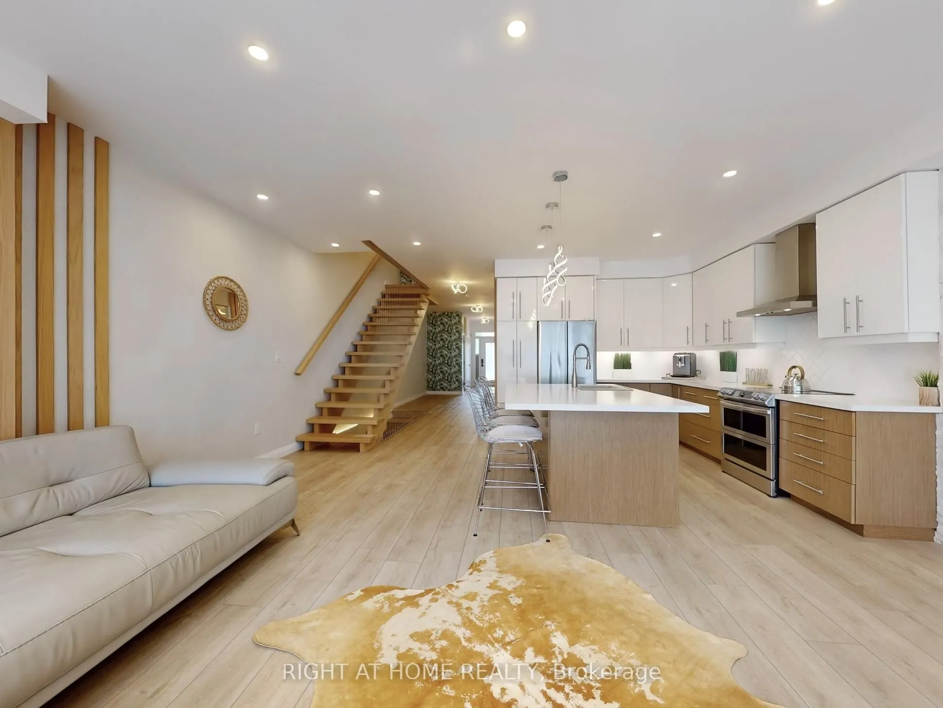 35 Midhurst Heights, #30