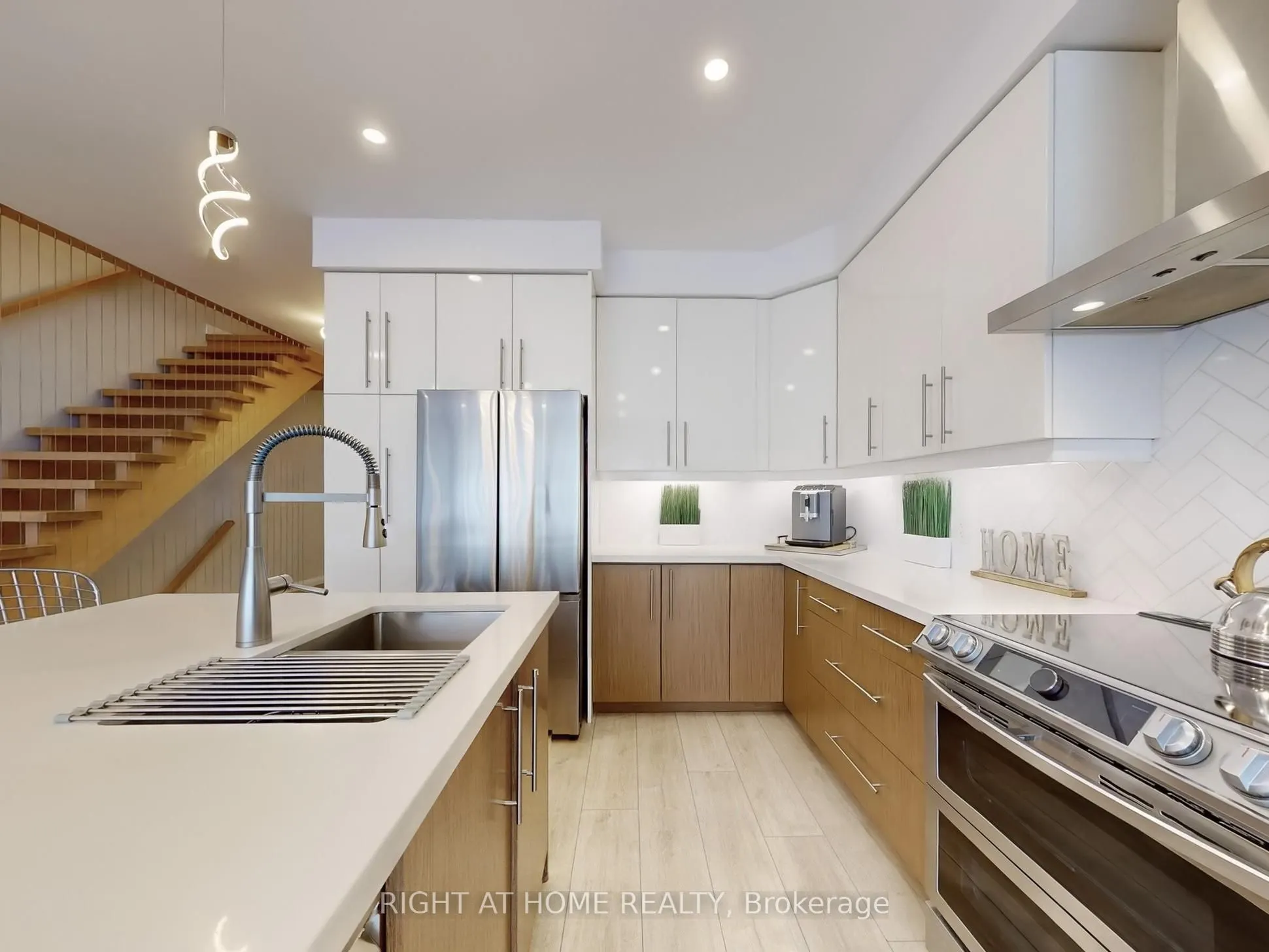35 Midhurst Heights, #30