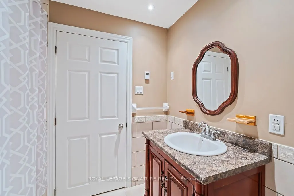 510 Queensway West, #18