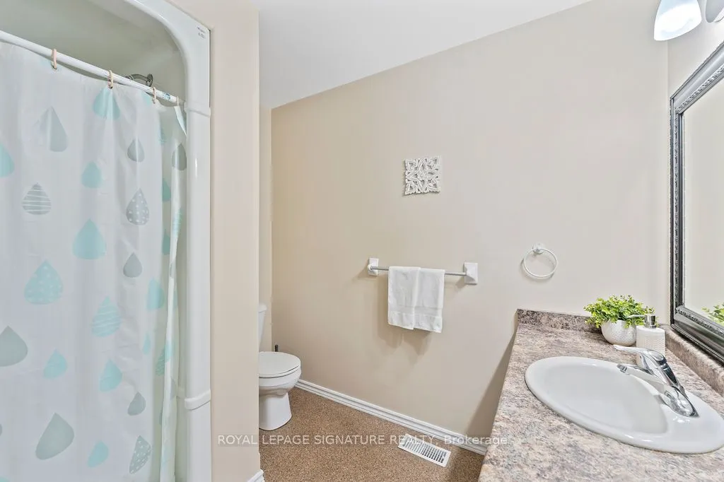 510 Queensway West, #18