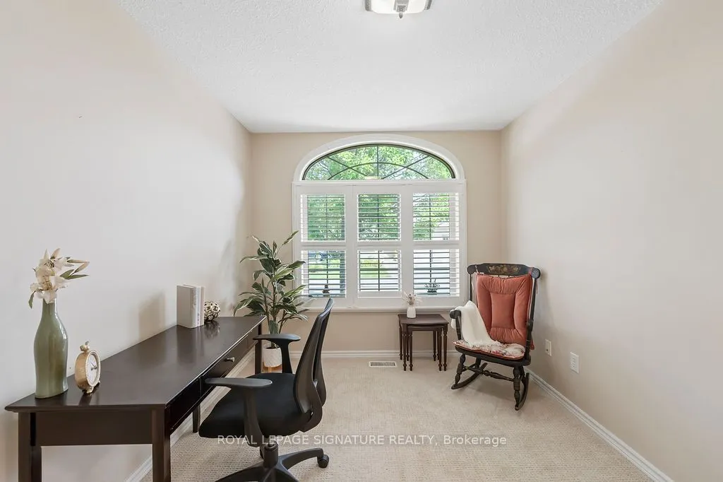 510 Queensway West, #18
