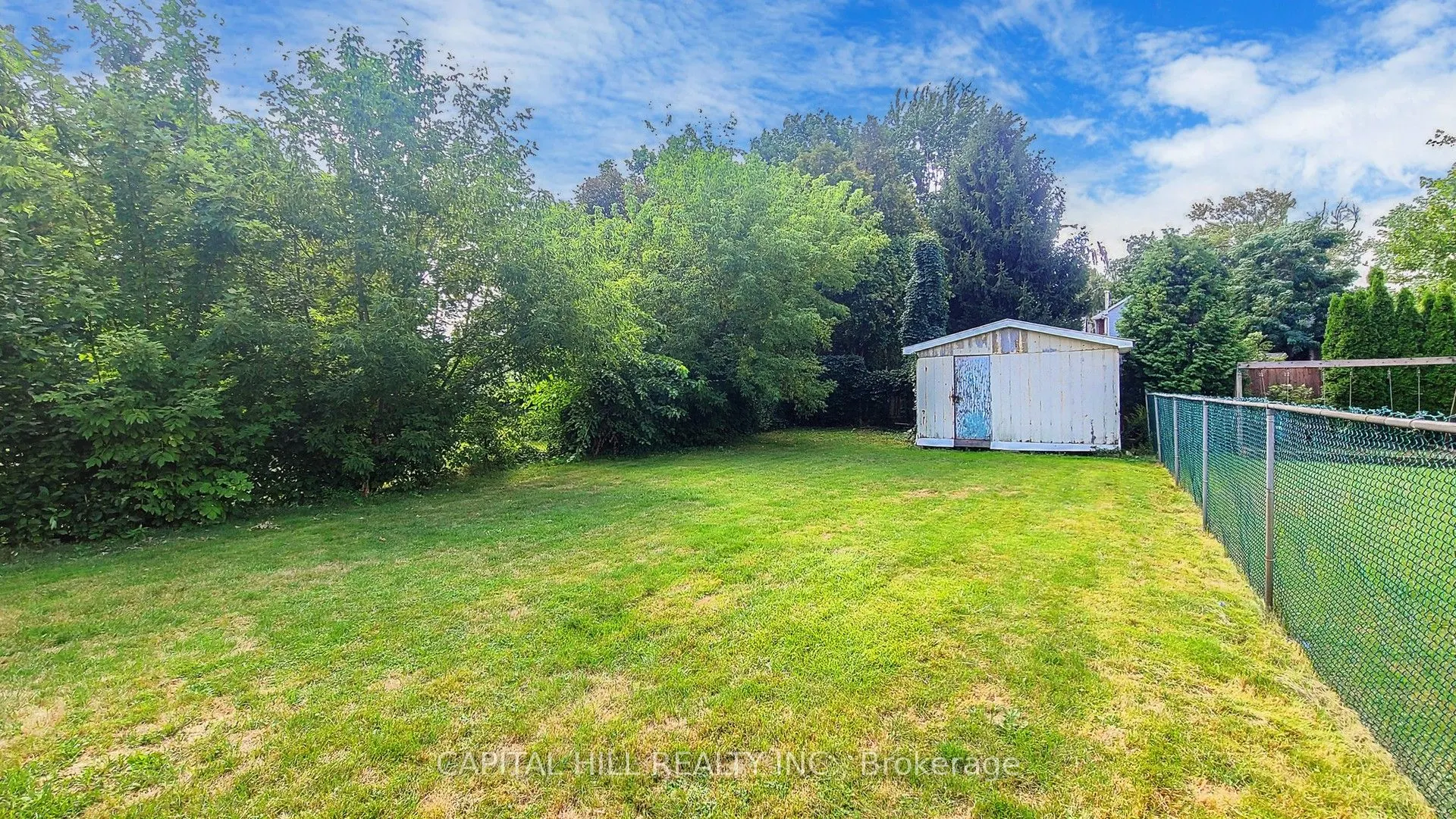 160 Picton Street E
