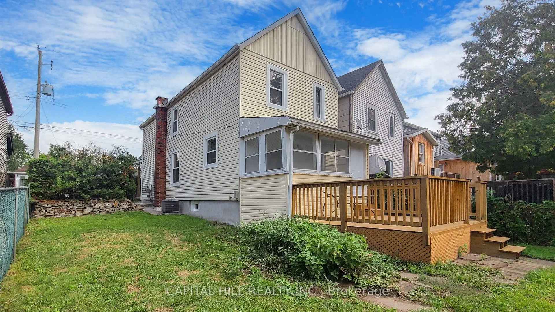 160 Picton Street E