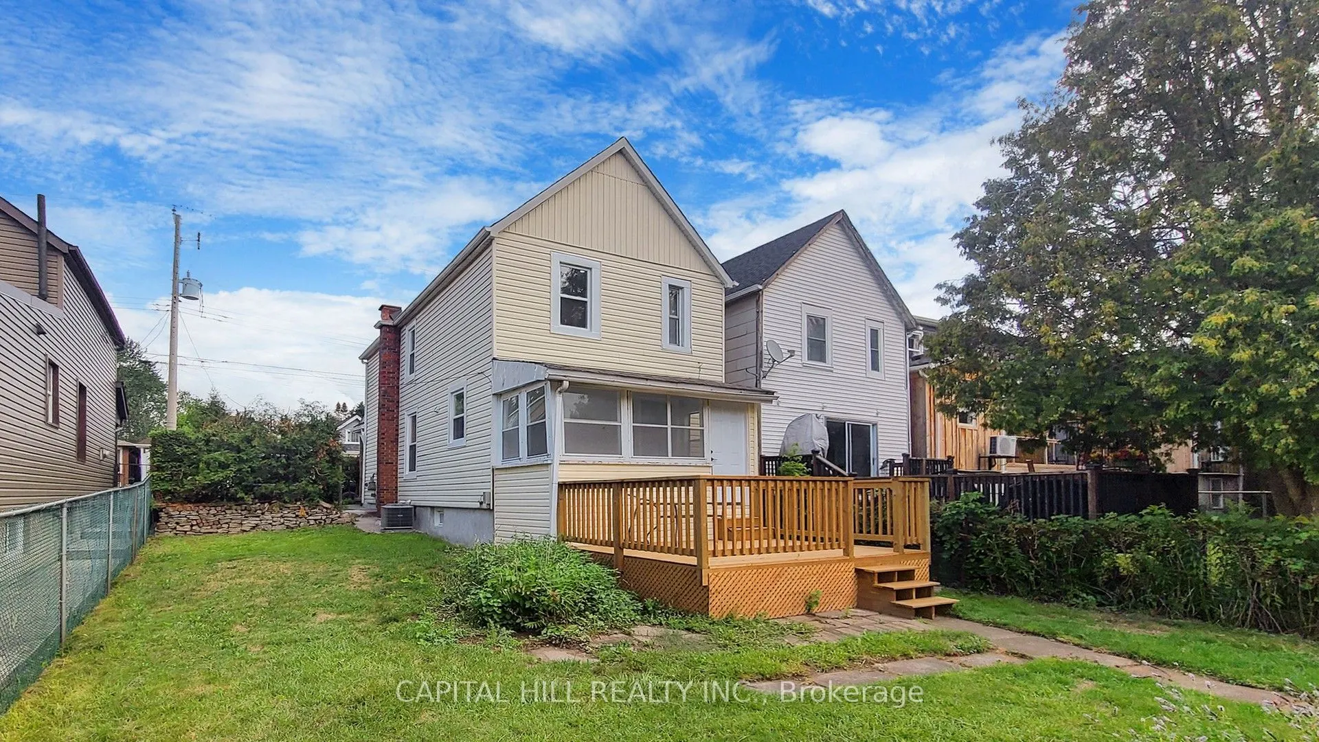 160 Picton Street E