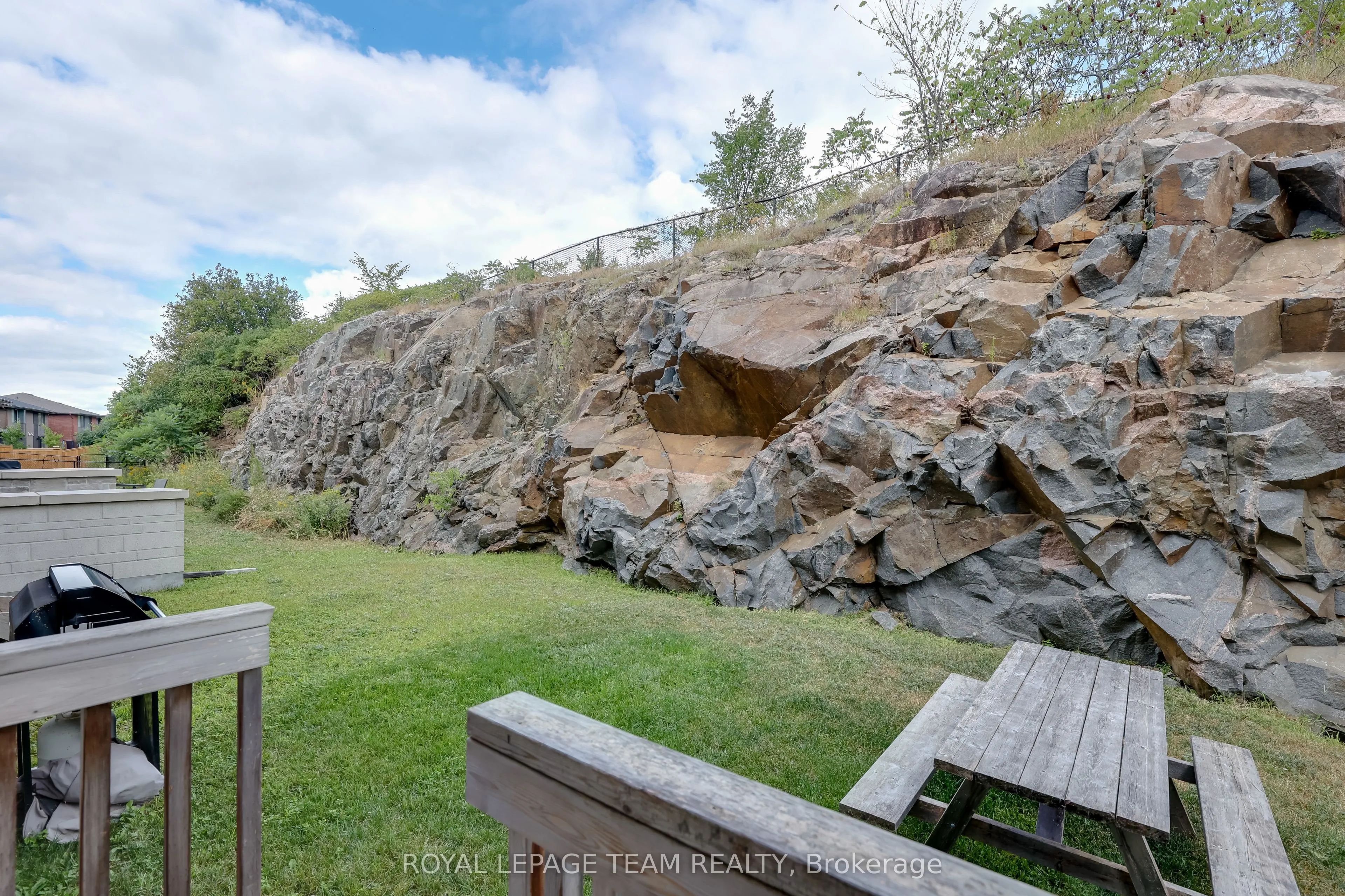 161 Boundstone Way